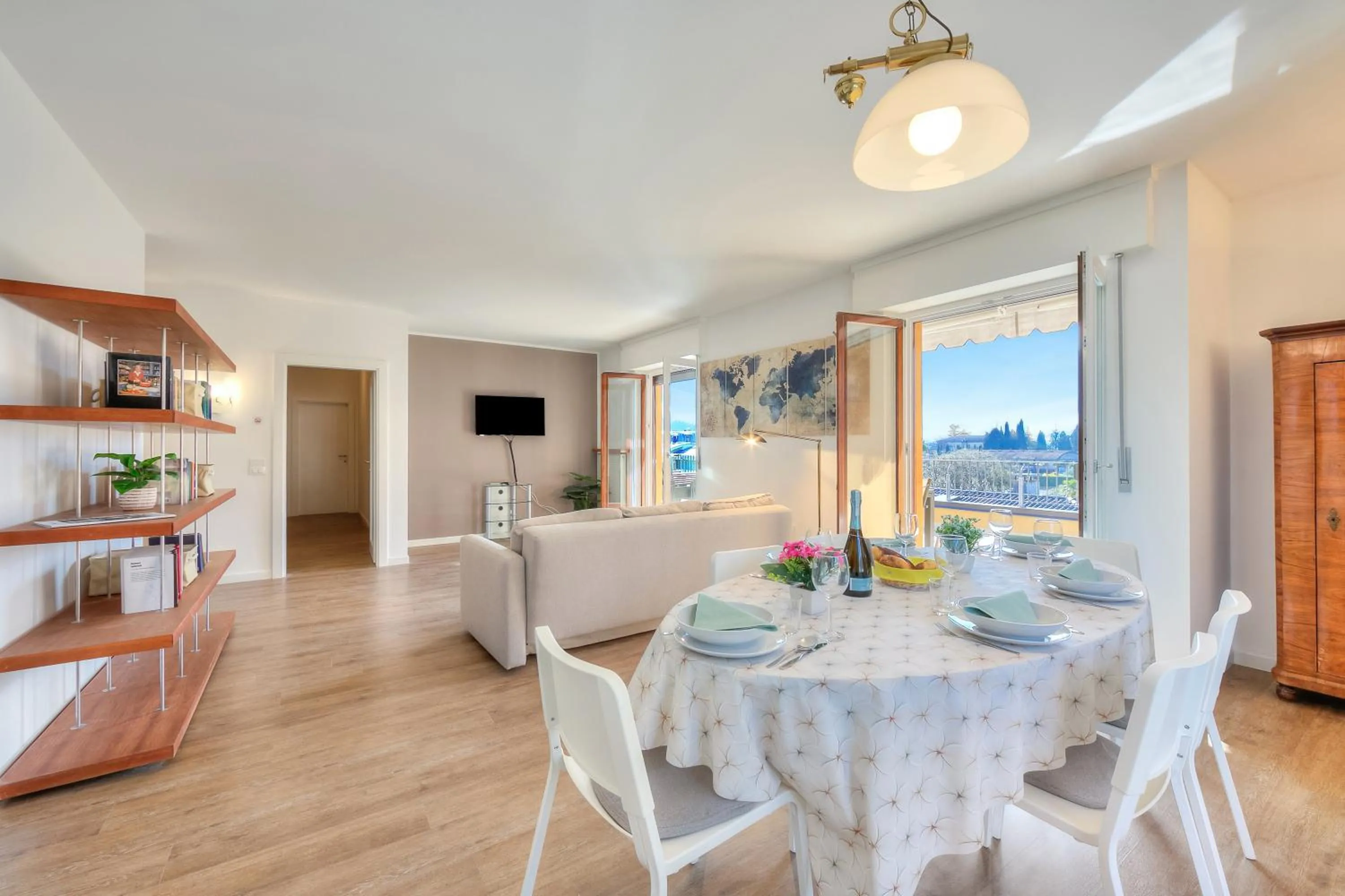 Living room in Antares150m from the Lake - Happy Rentals