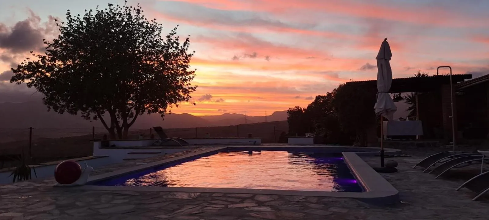 Pool view in B&B Casa Loré D'or