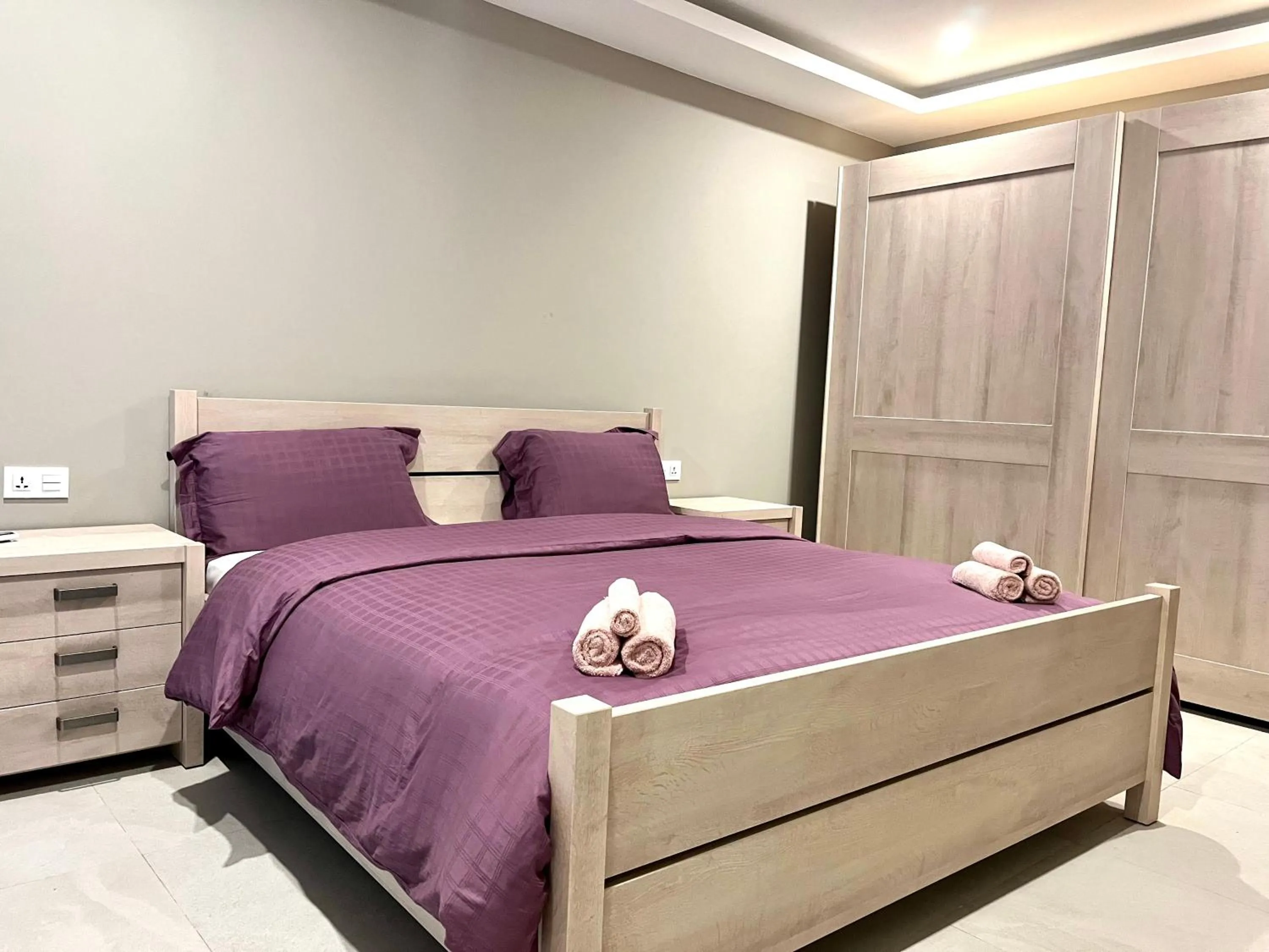 Bedroom, Bed in Kololi Sands Apartments