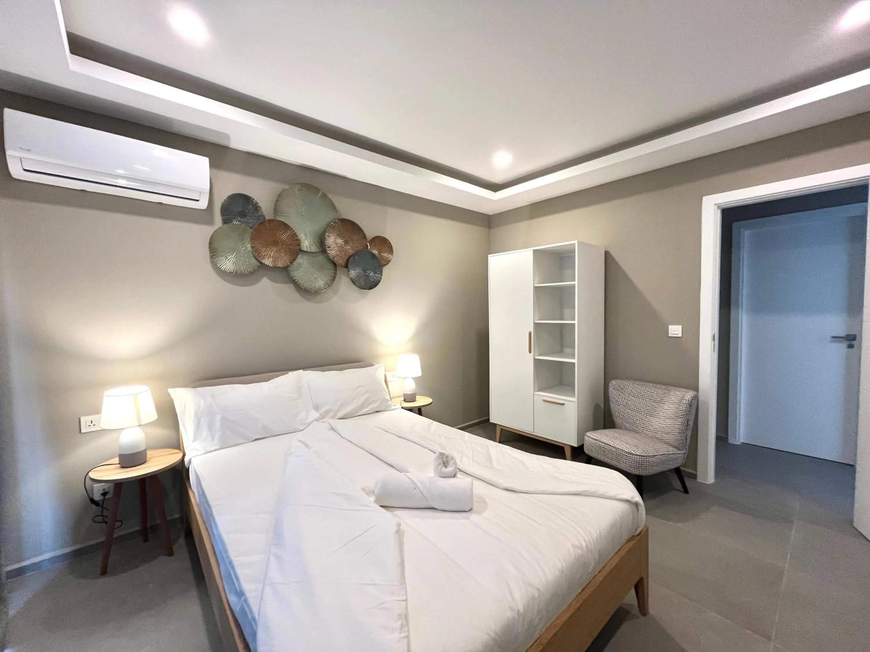 Bedroom, Bed in Kololi Sands Apartments