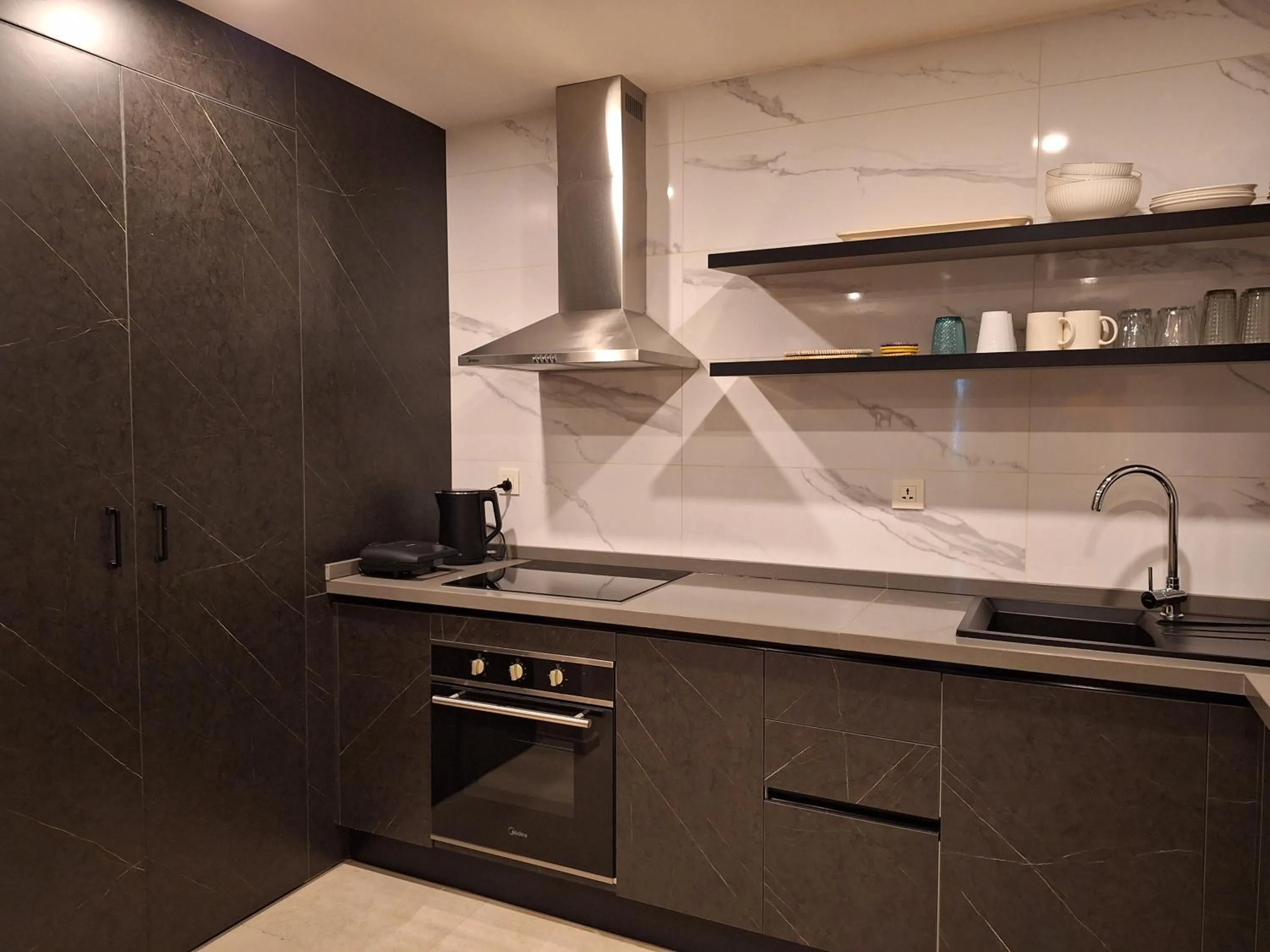 Kitchen or kitchenette in Kololi Sands Apartments