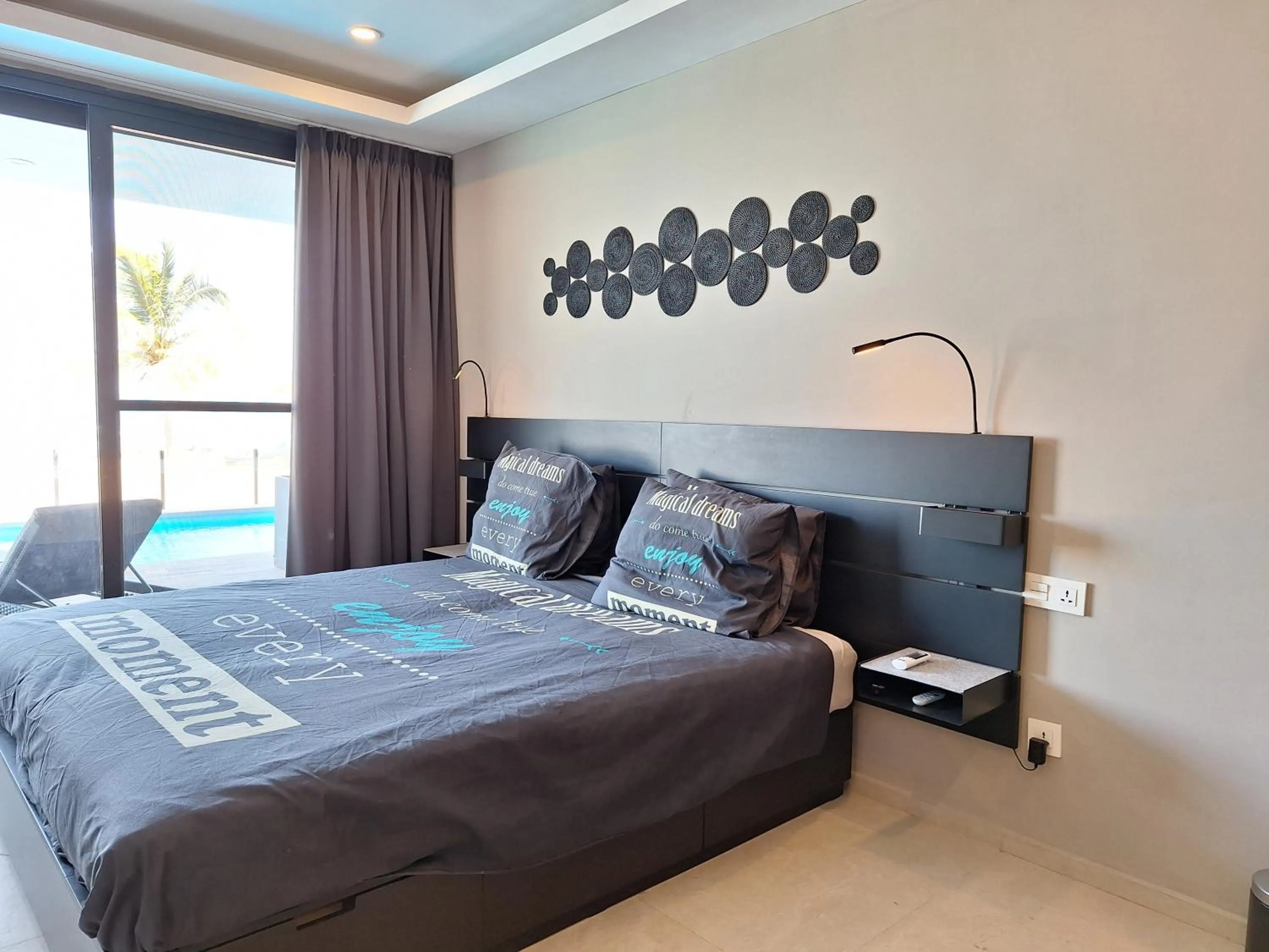 Bedroom, Bed in Kololi Sands Apartments