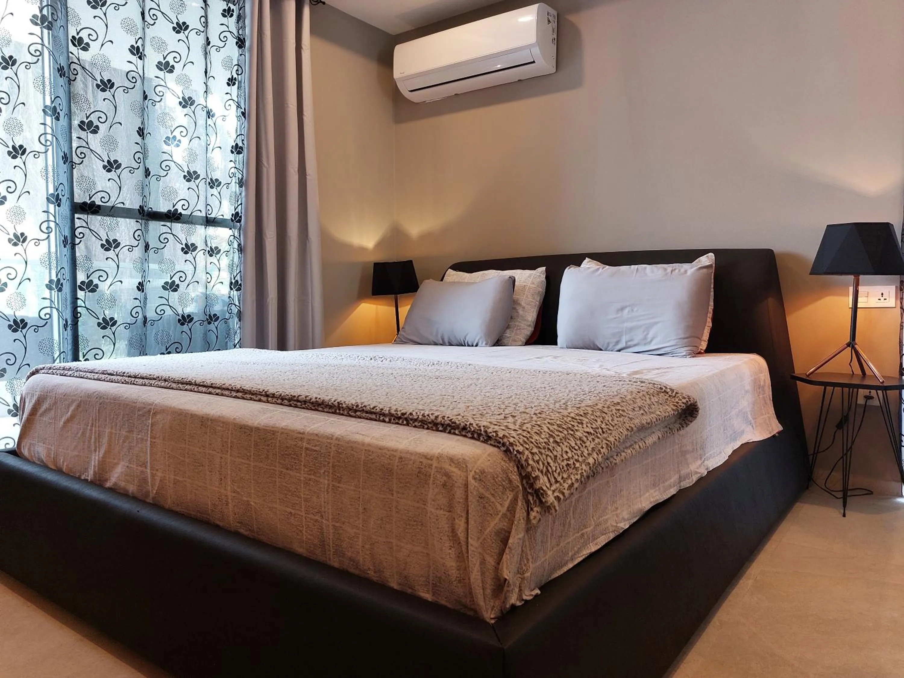 Bedroom, Bed in Kololi Sands Apartments