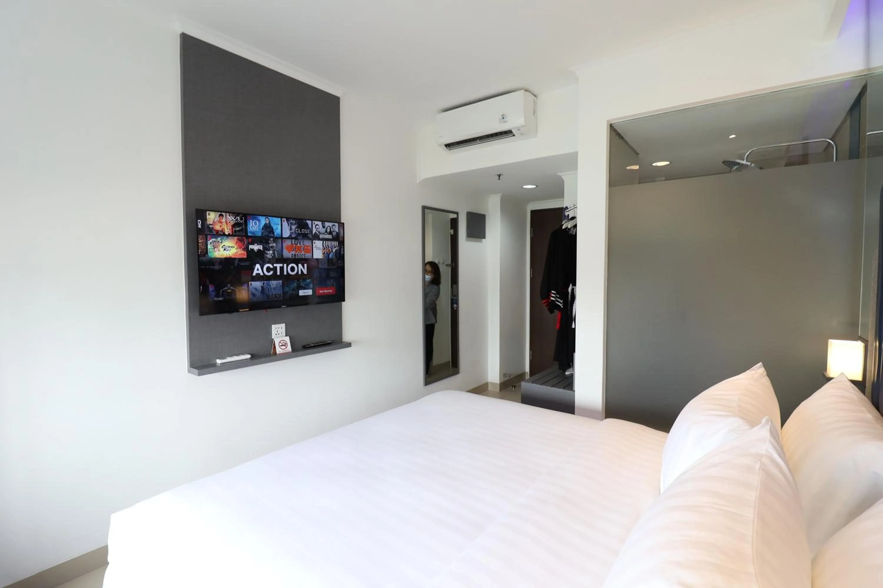 Bedroom, Bed in Everyday Smart Hotel Mayestik