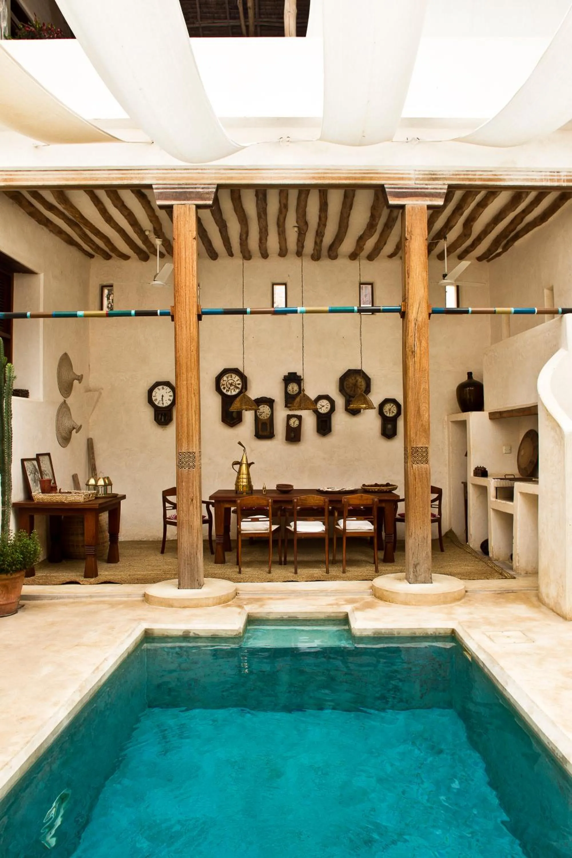 Swimming pool in LAMU HOUSE