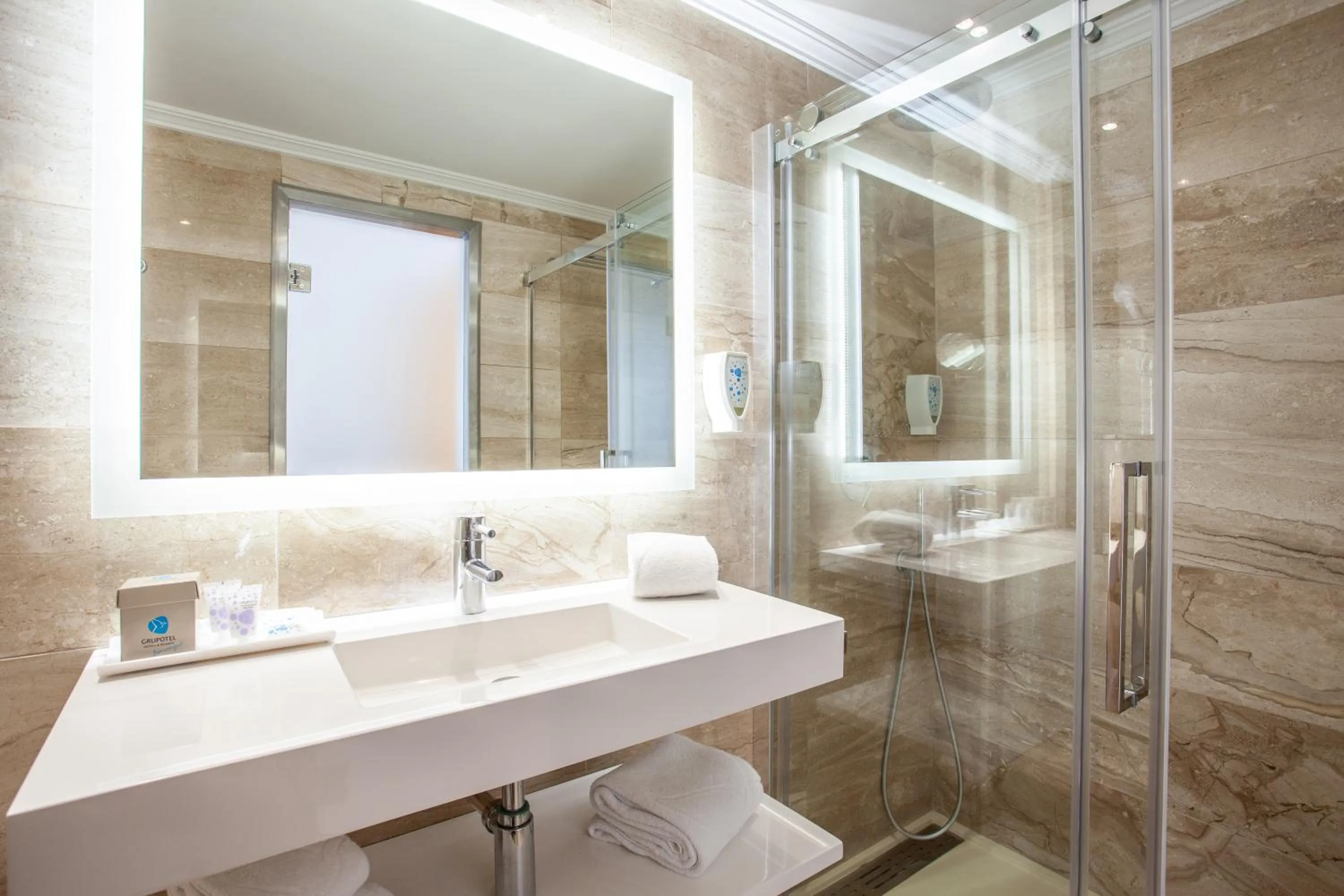 Bathroom in Grupotel Los Príncipes & Spa