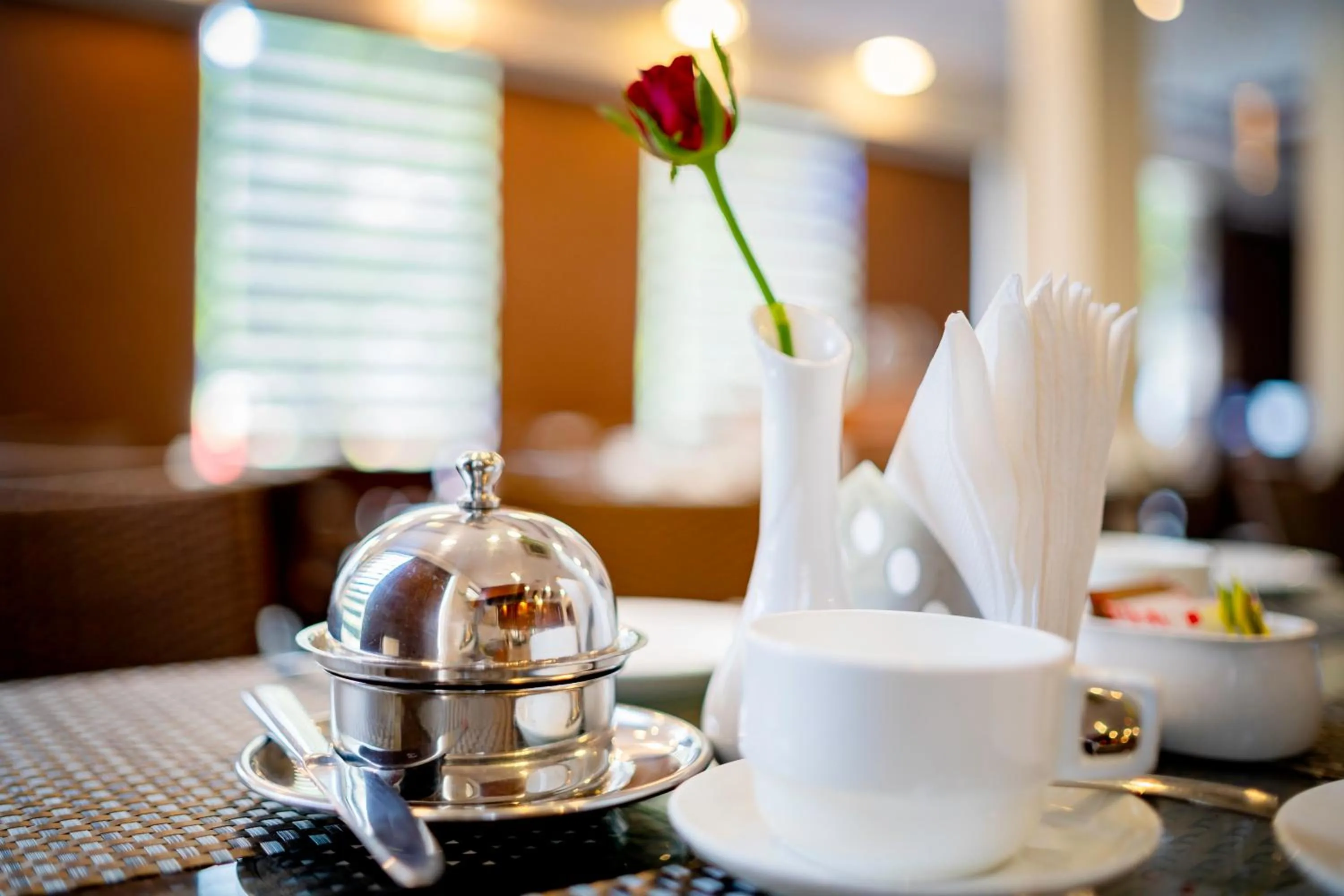 Restaurant/places to eat in Zip By Spree Hotels Delhi Greater Kailash