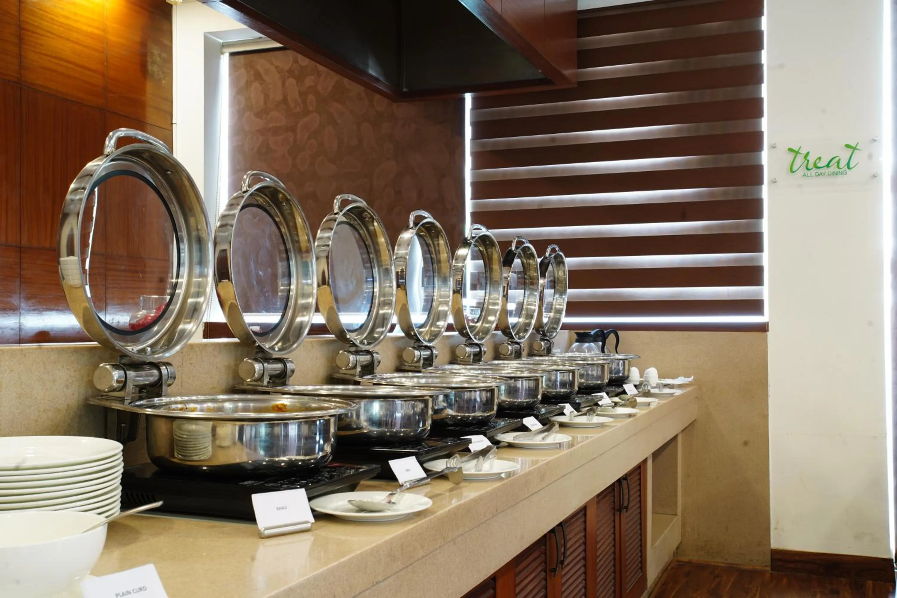 Restaurant/places to eat in Zip By Spree Hotels Delhi Greater Kailash