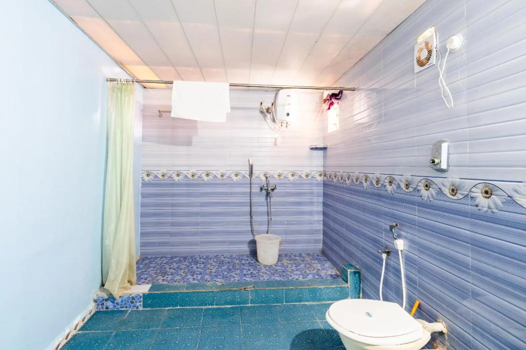 Bathroom in Casanova by the Sea - Just a walk away to Canacona Beach