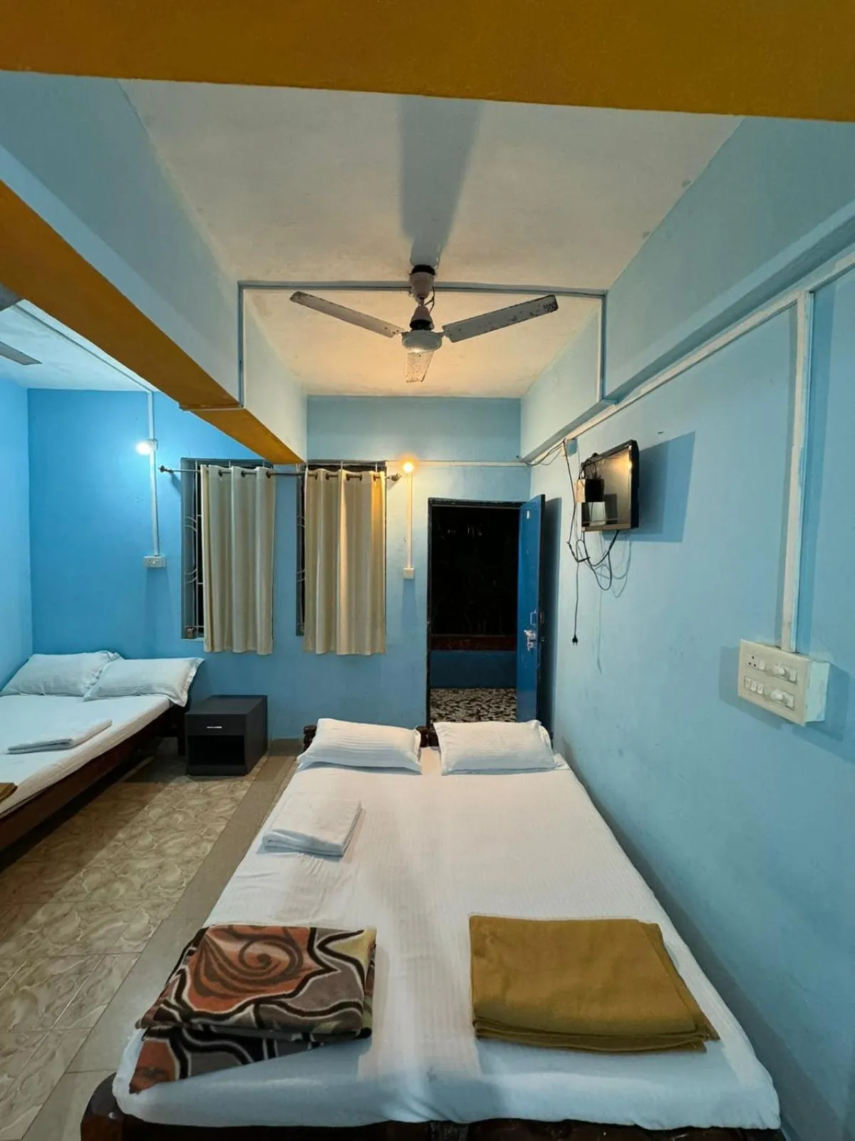 Casanova by the Sea - Just a walk away to Canacona Beach