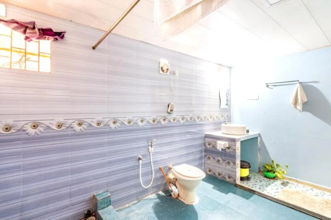 Bathroom in Casanova by the Sea - Just a walk away to Canacona Beach