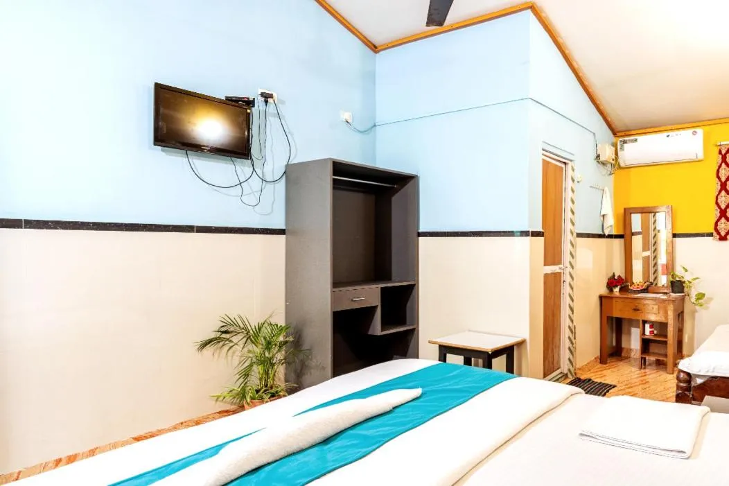 wardrobe in Casanova by the Sea - Just a walk away to Canacona Beach