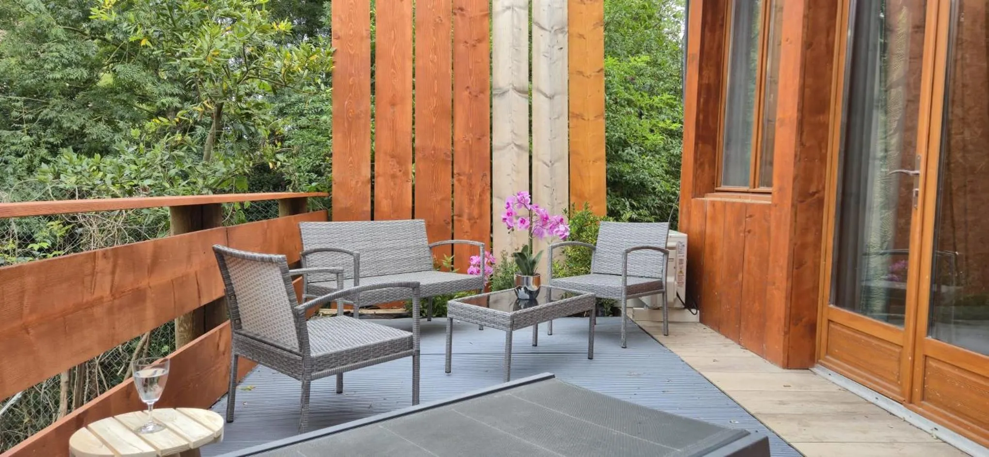 Patio in Kilomètre 99