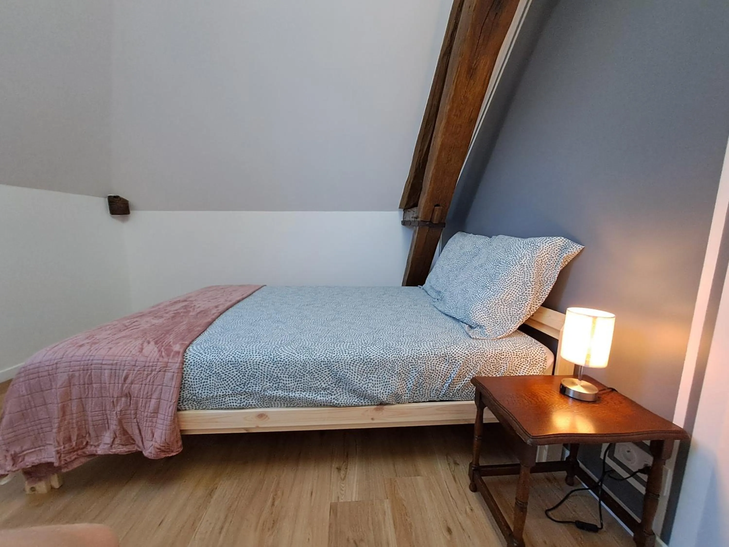 Bed in Kilomètre 99