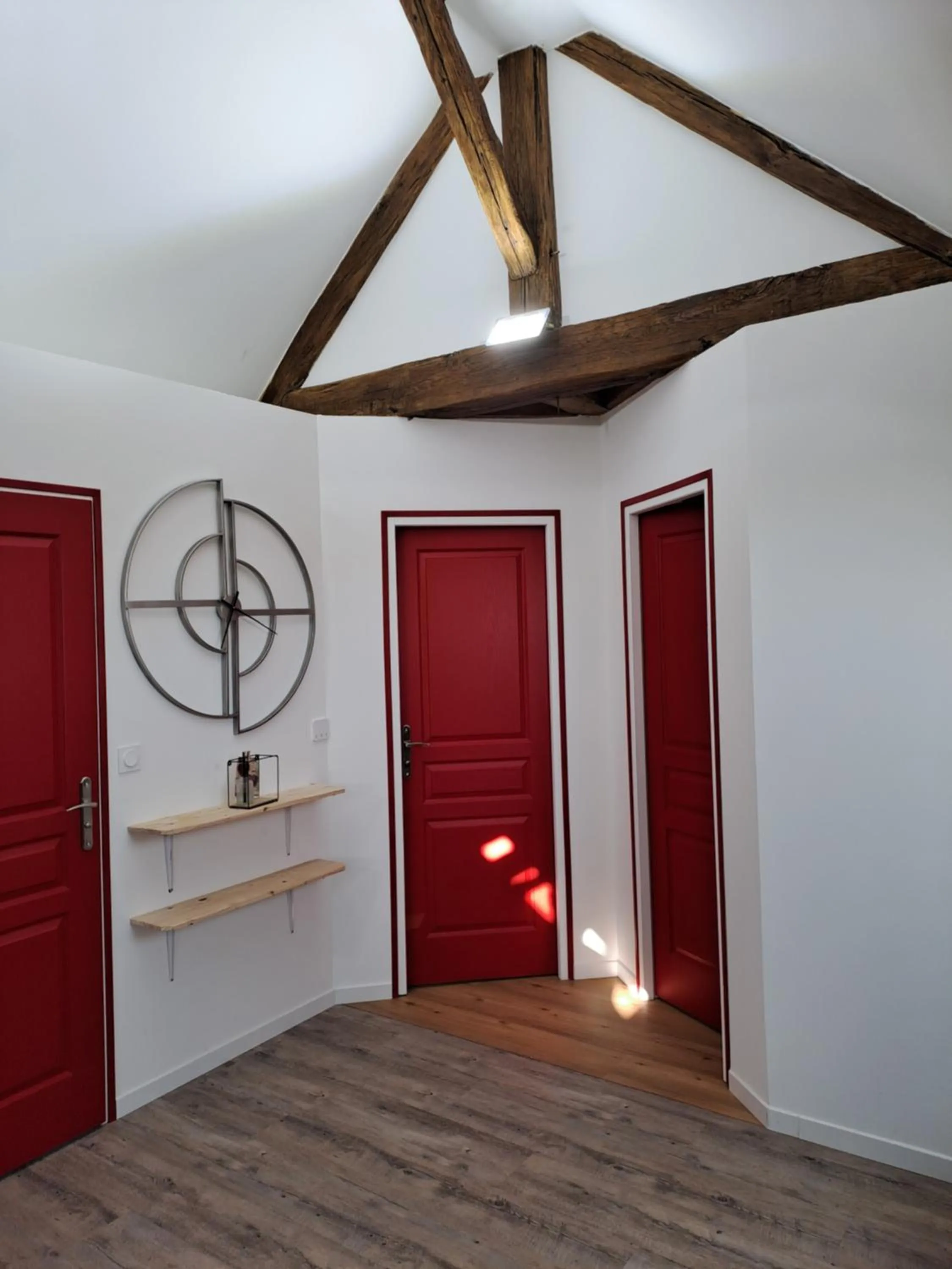 wardrobe in Kilomètre 99