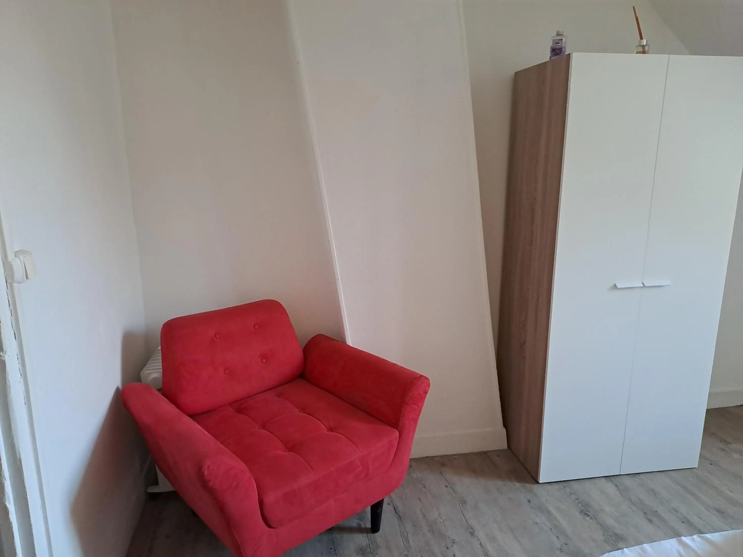 Seating area in Kilomètre 99