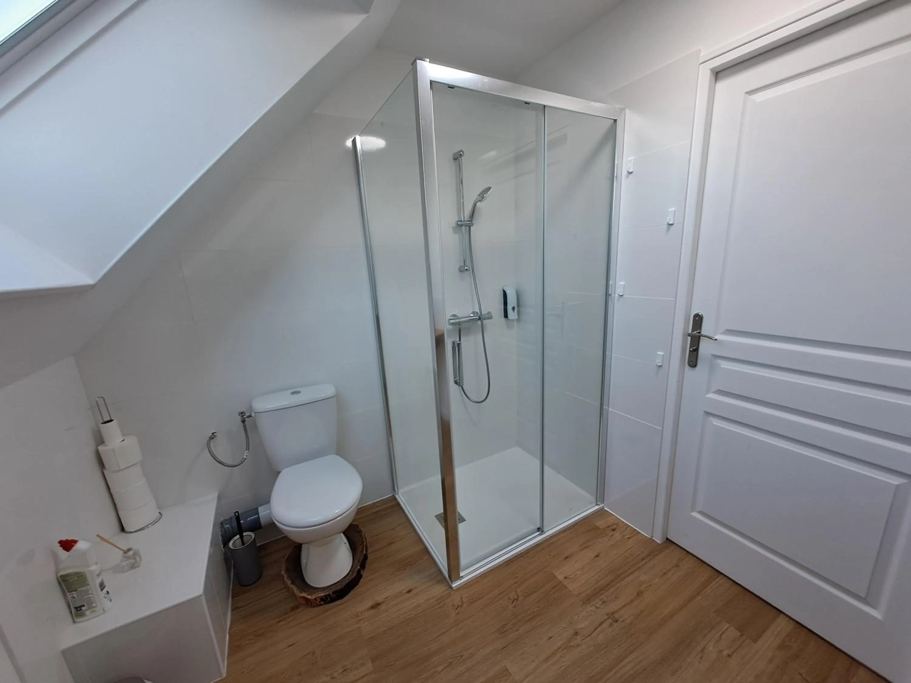 Shower in Kilomètre 99