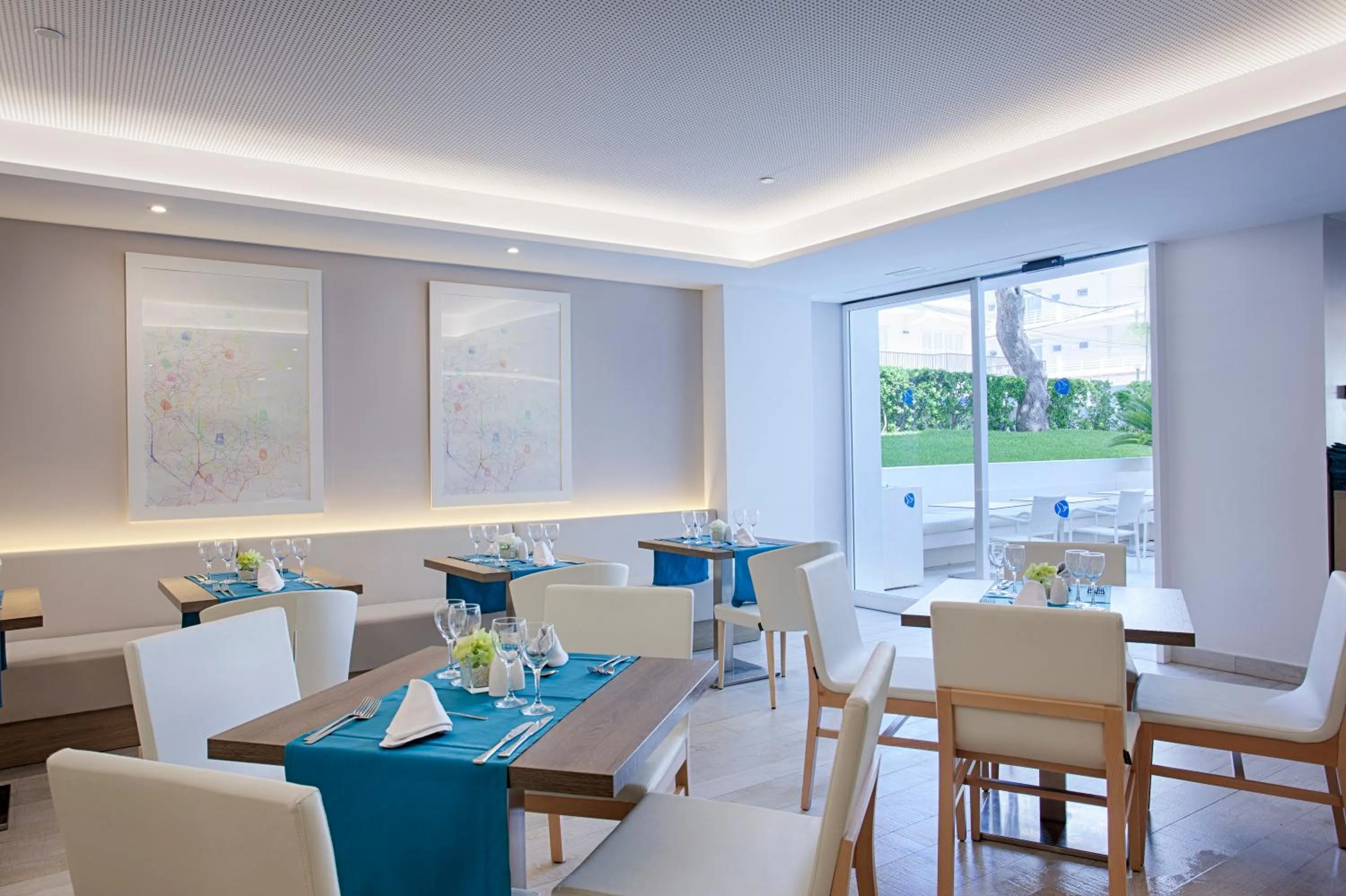 Restaurant/places to eat in Grupotel Farrutx