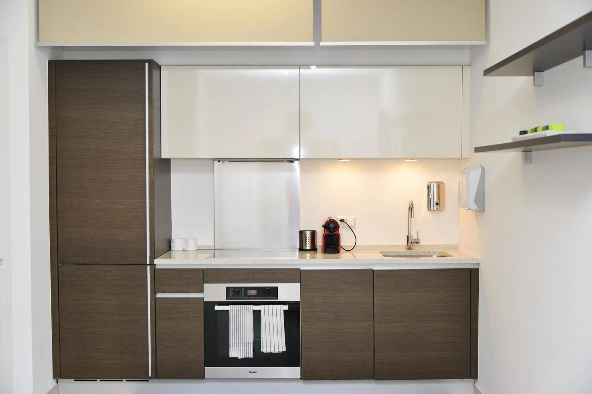 Coffee/tea facilities in New Central Plaza Apartment -2