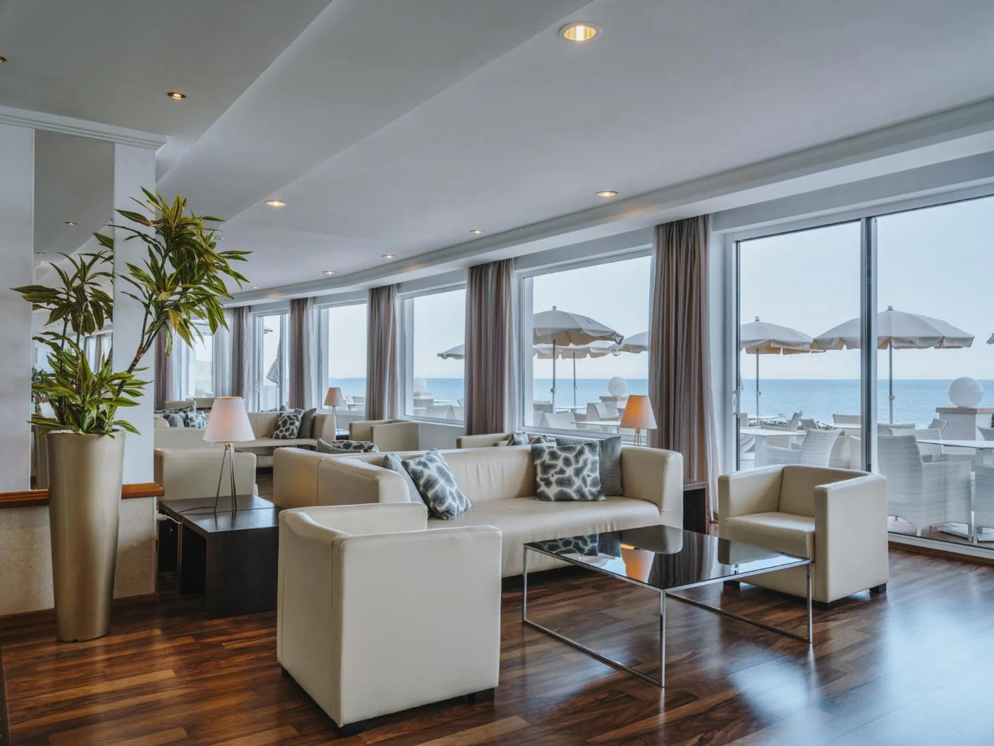 Lounge or bar in Grupotel Aguait Resort & Spa - Adults Only