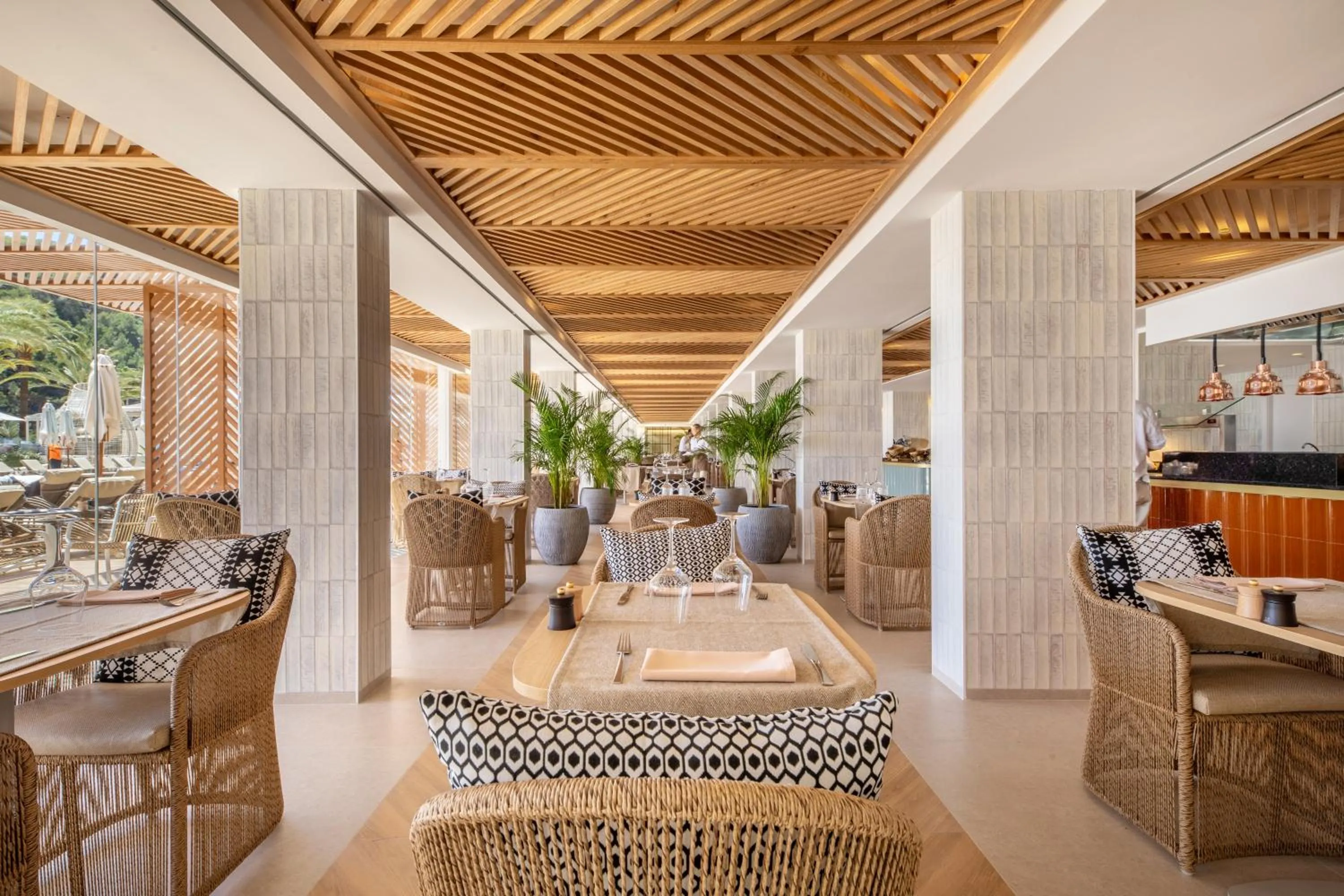 Restaurant/places to eat in El Somni Ibiza Dream Hotel by Grupotel