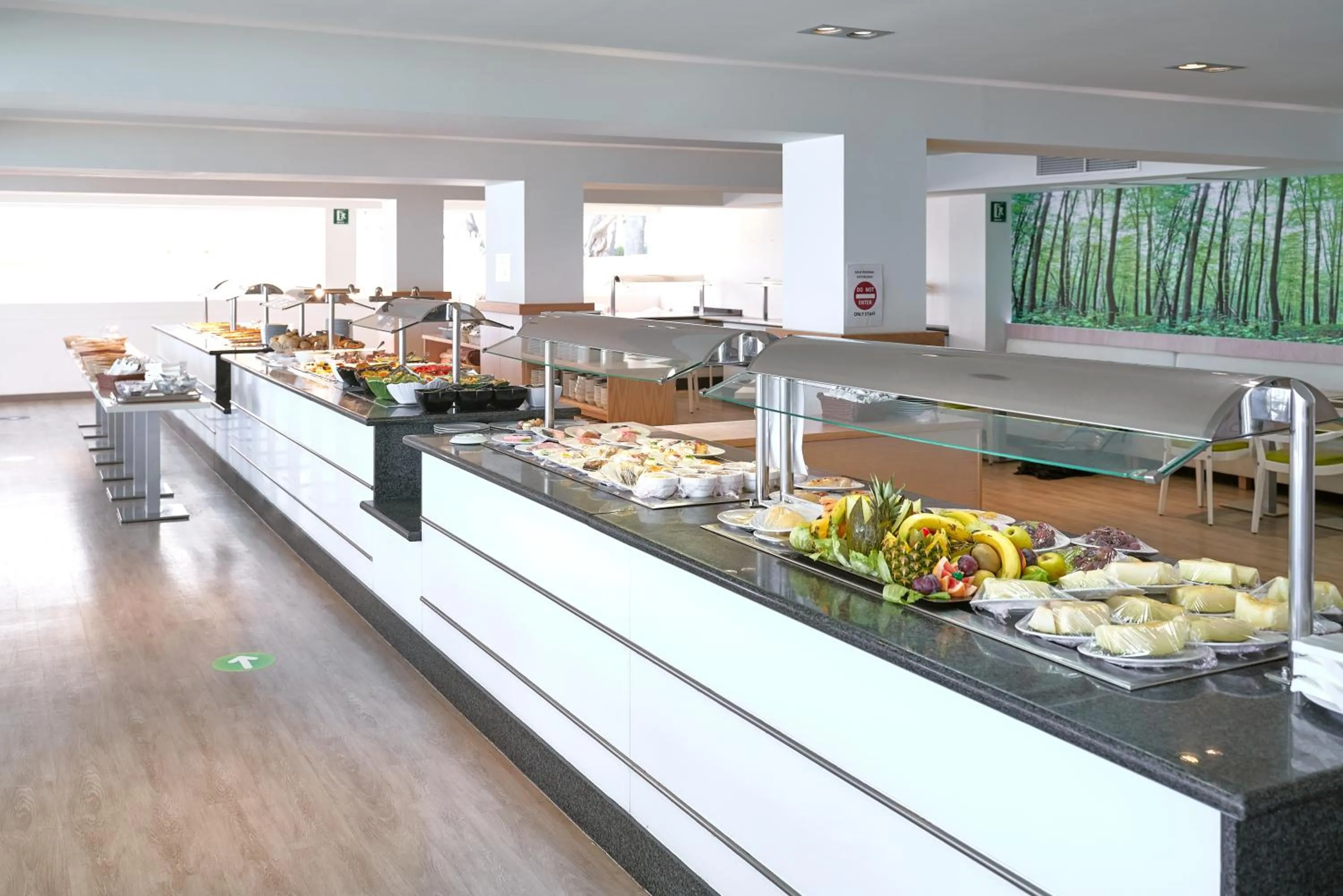 Restaurant/places to eat in Flamboyan Caribe Hotel & Spa