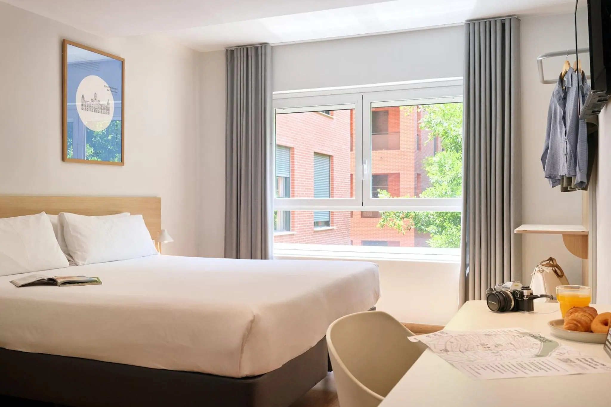 Bedroom, Bed in Rooms Ciencias