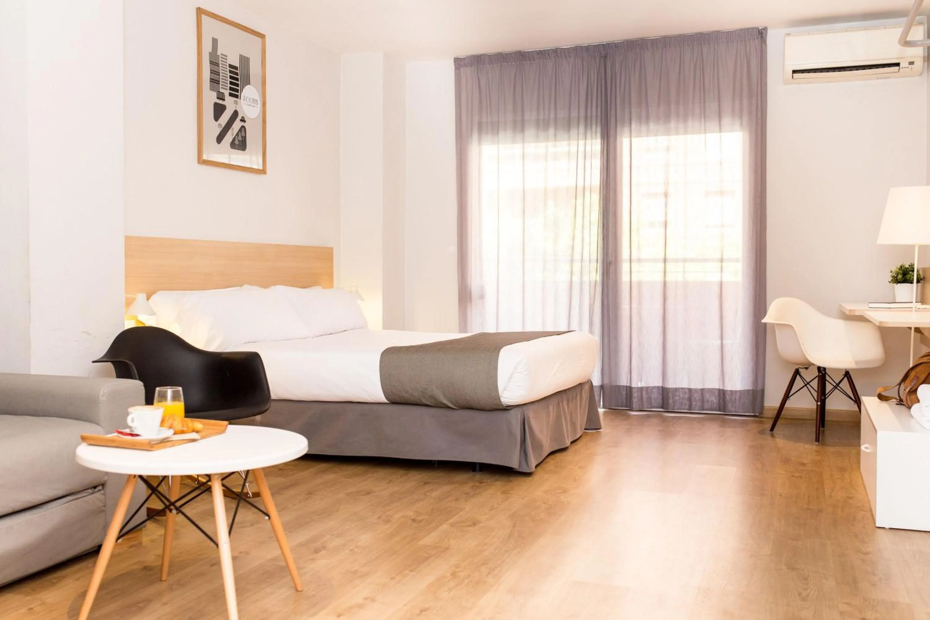 Photo of the whole room, Bed in Rooms Ciencias