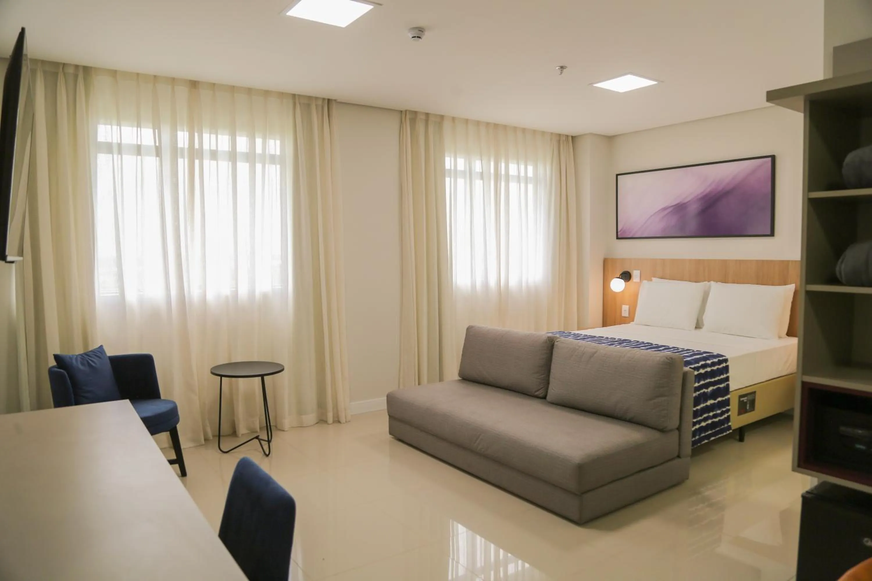 TV and multimedia, Bed in Trento Hotel Guaíra by Unna