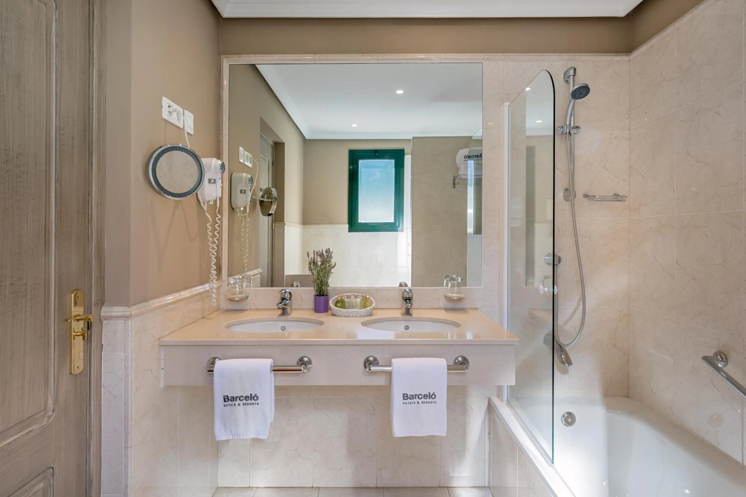 Shower in Barceló Montecastillo Golf