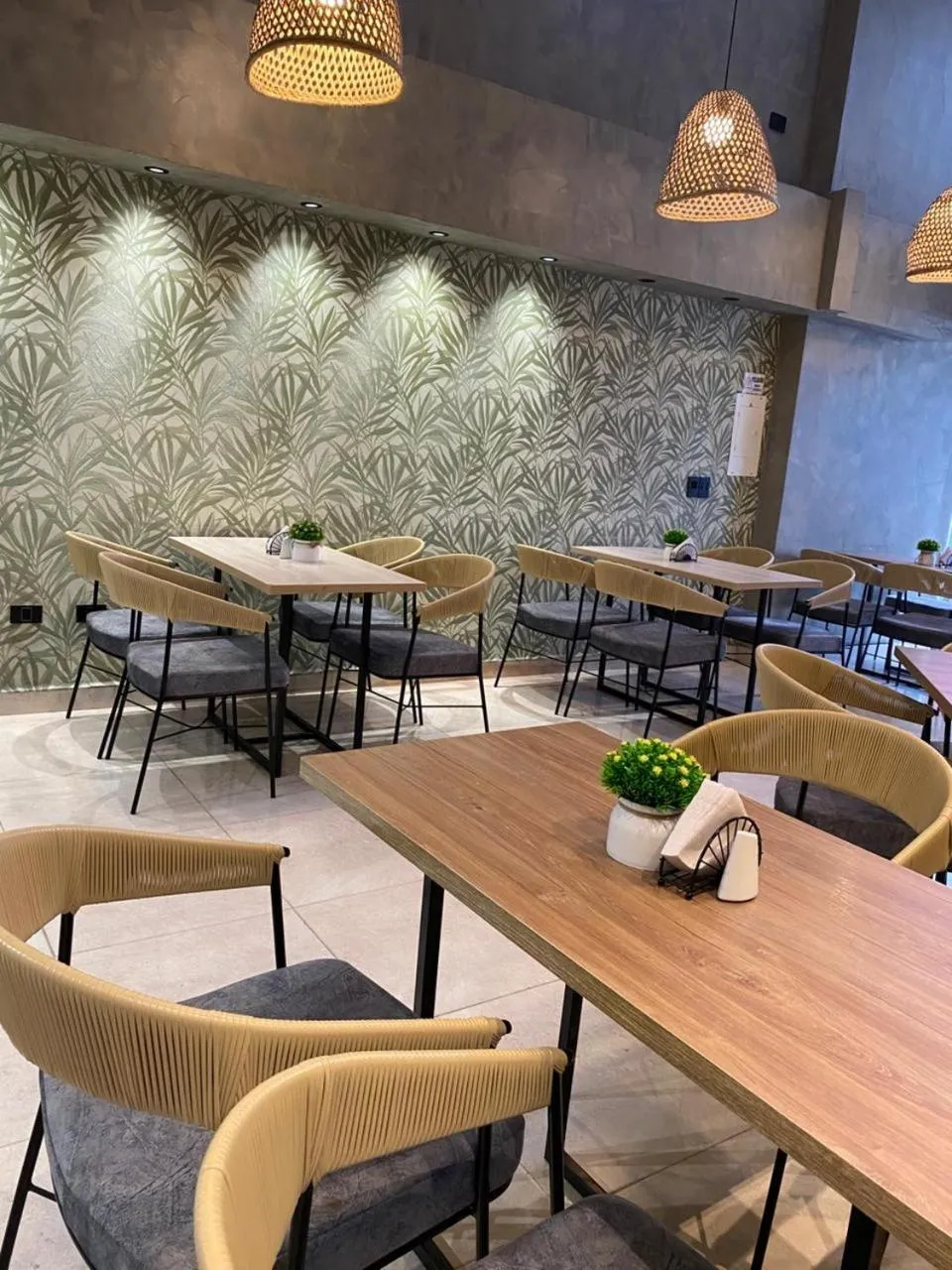 Restaurant/places to eat in Street 55 Hotel