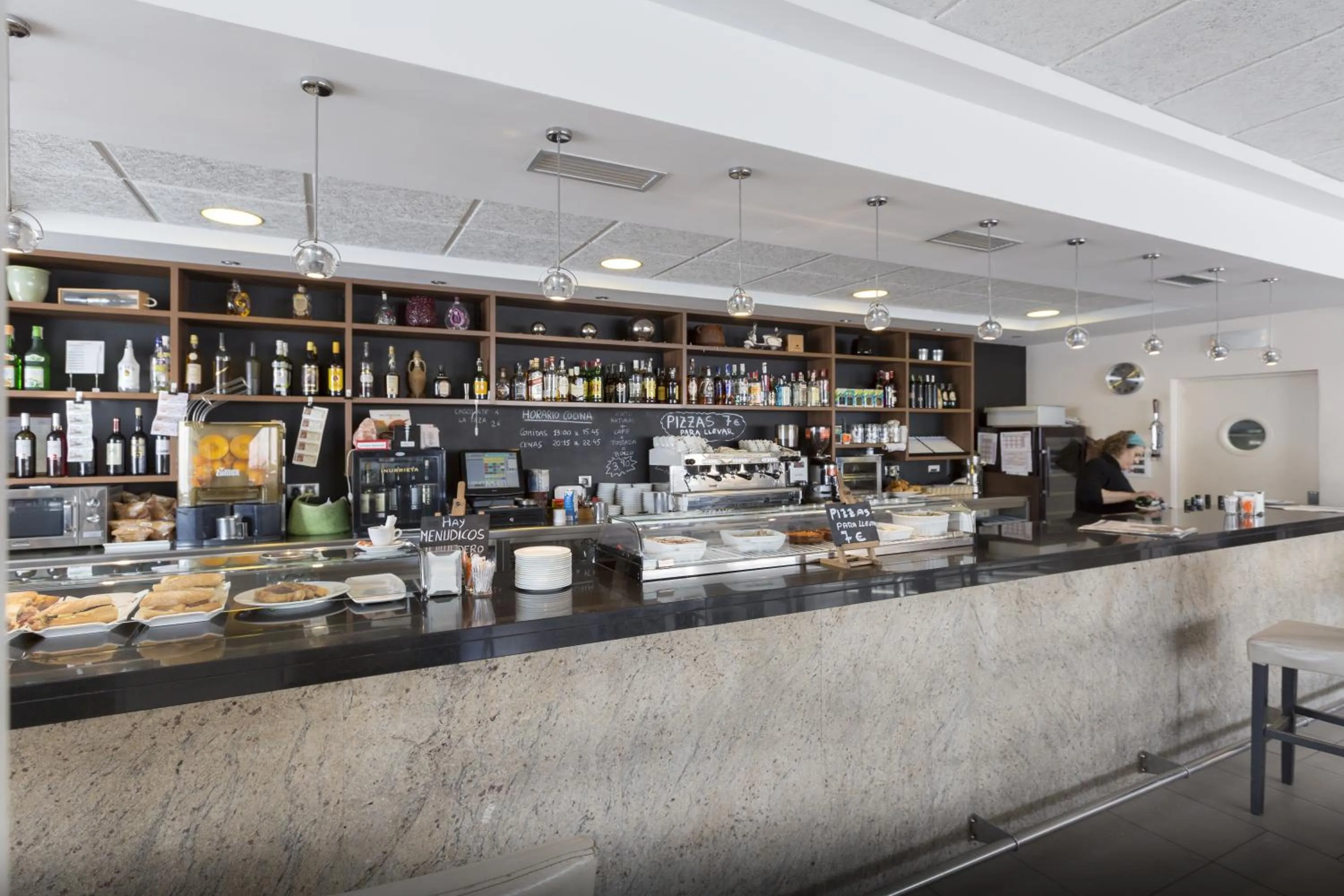 Lounge or bar in Hotel Plazaola