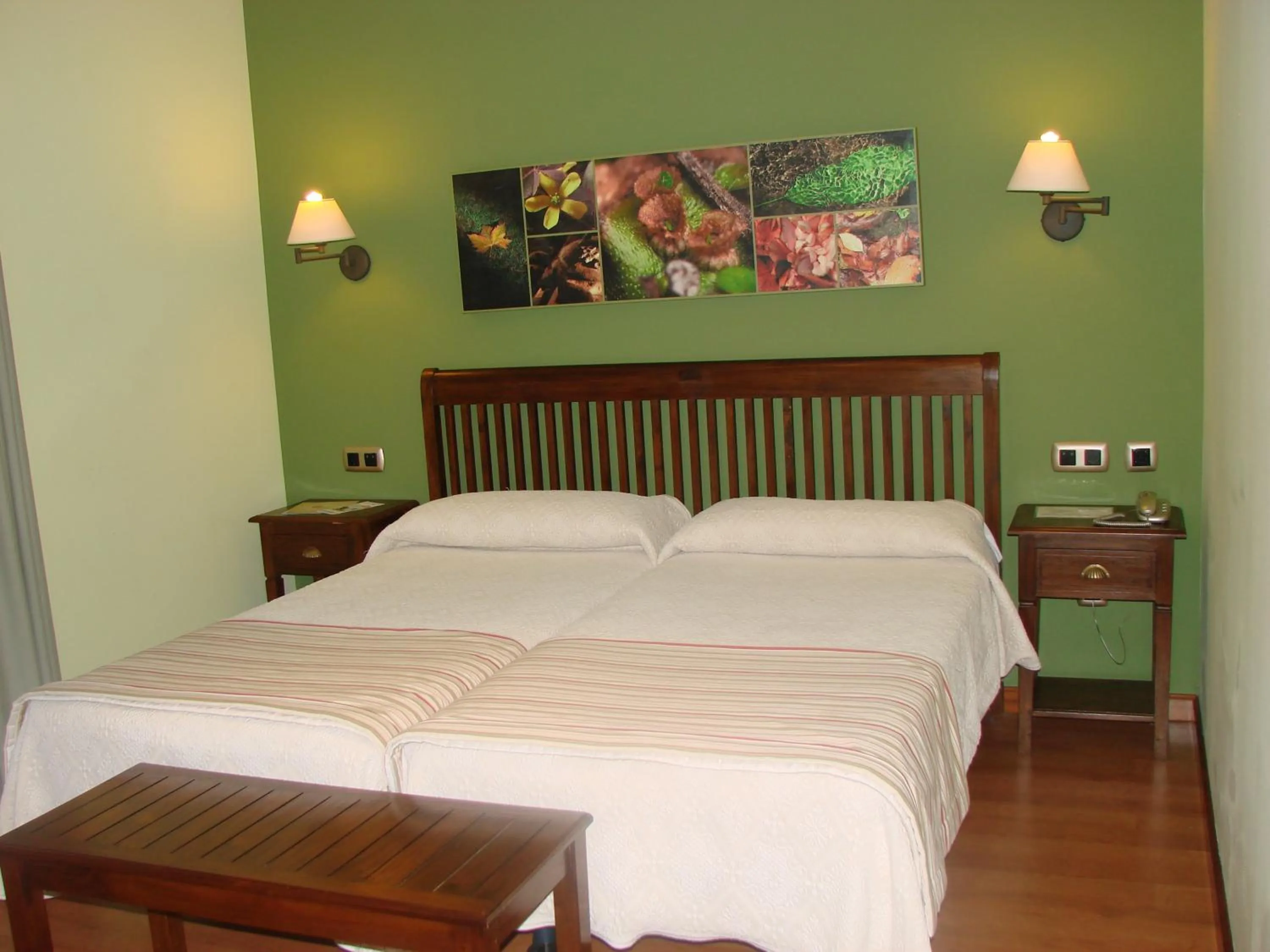 Photo of the whole room, Bed in Hotel Bufon de Arenillas