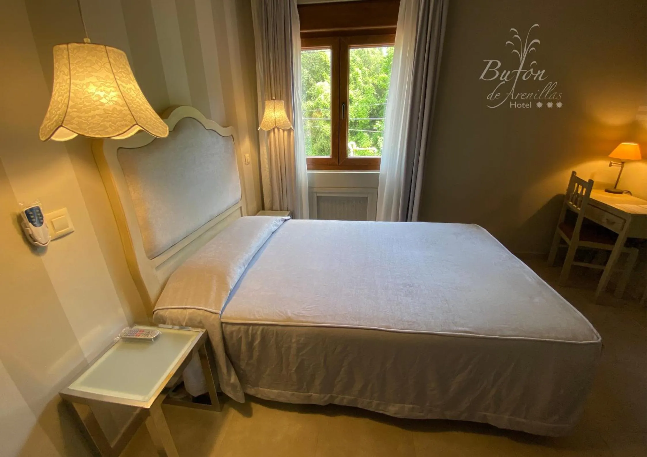 Bedroom, Bed in Hotel Bufon de Arenillas