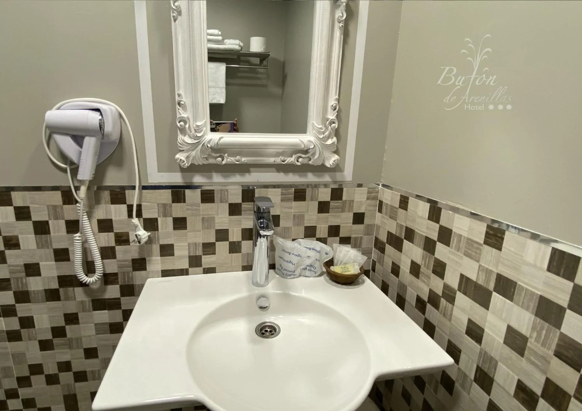 Bathroom in Hotel Bufon de Arenillas