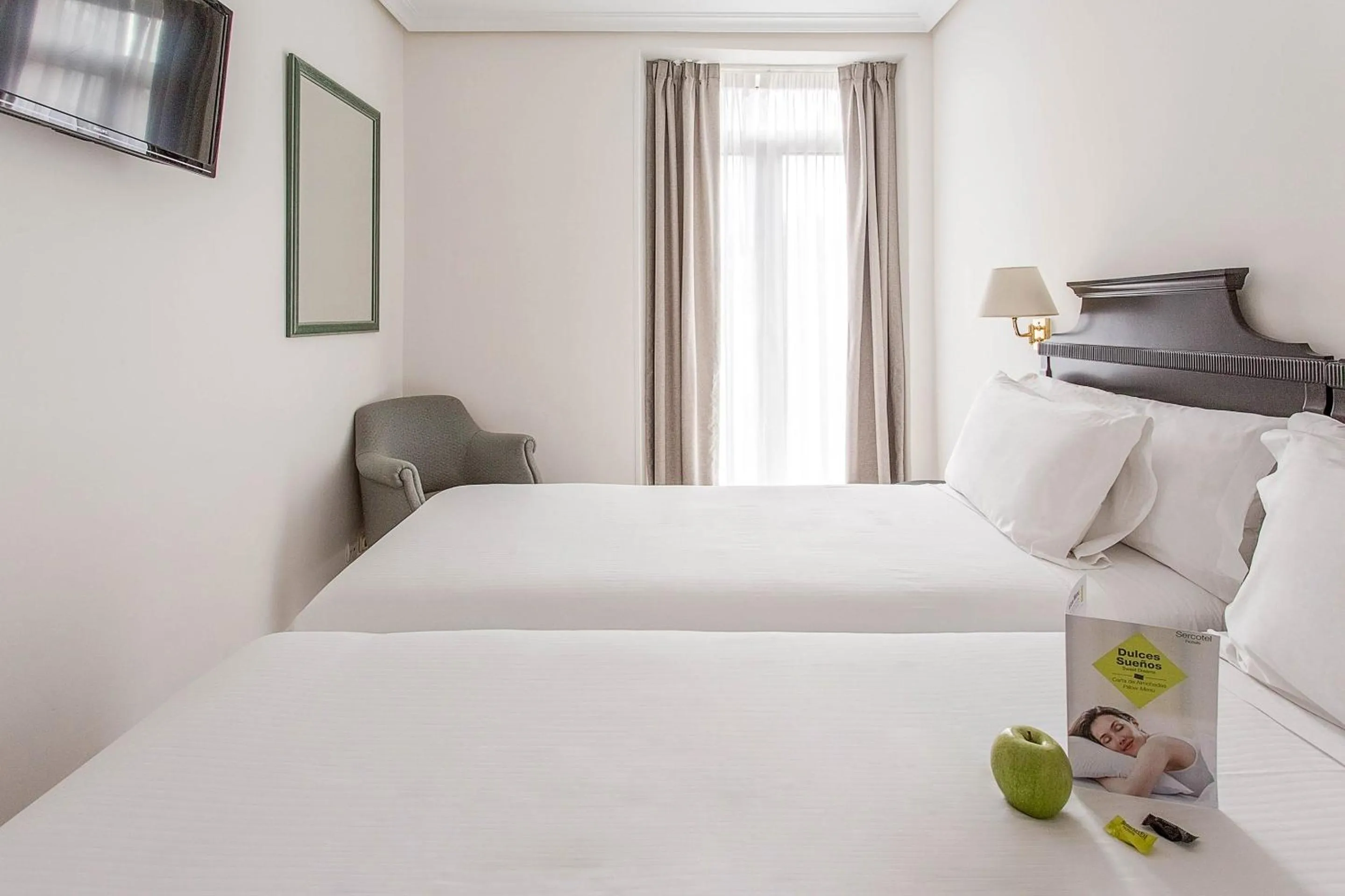 Bedroom, Bed in Sercotel Hotel Europa