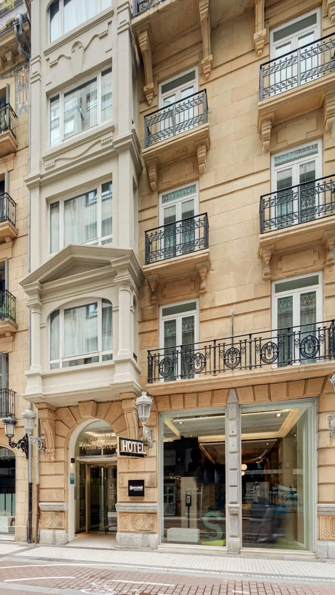Facade/entrance in Sercotel Hotel Europa