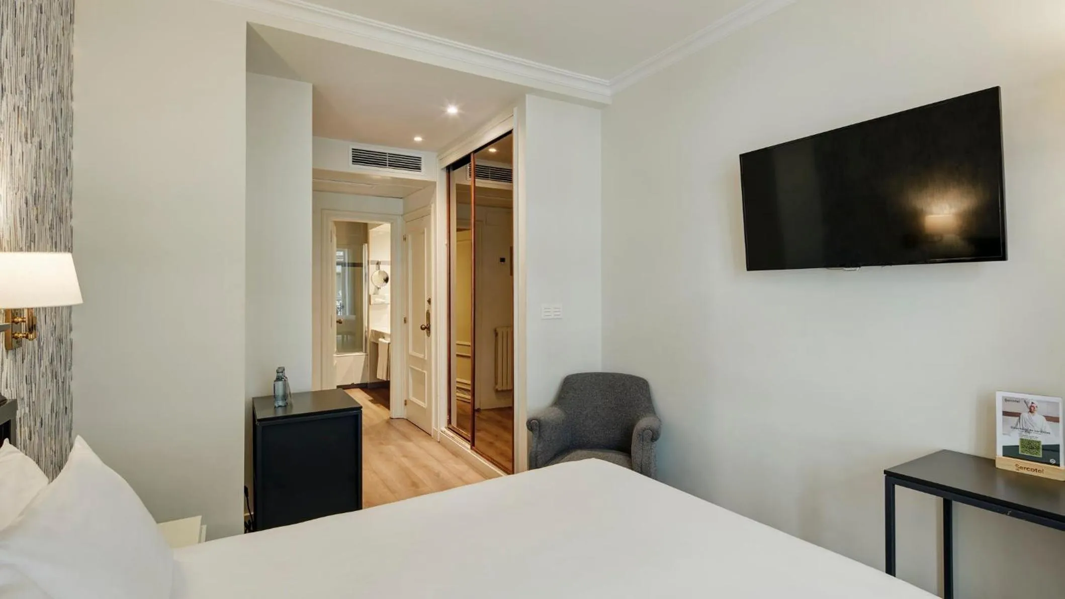 Photo of the whole room, Bed in Sercotel Hotel Europa