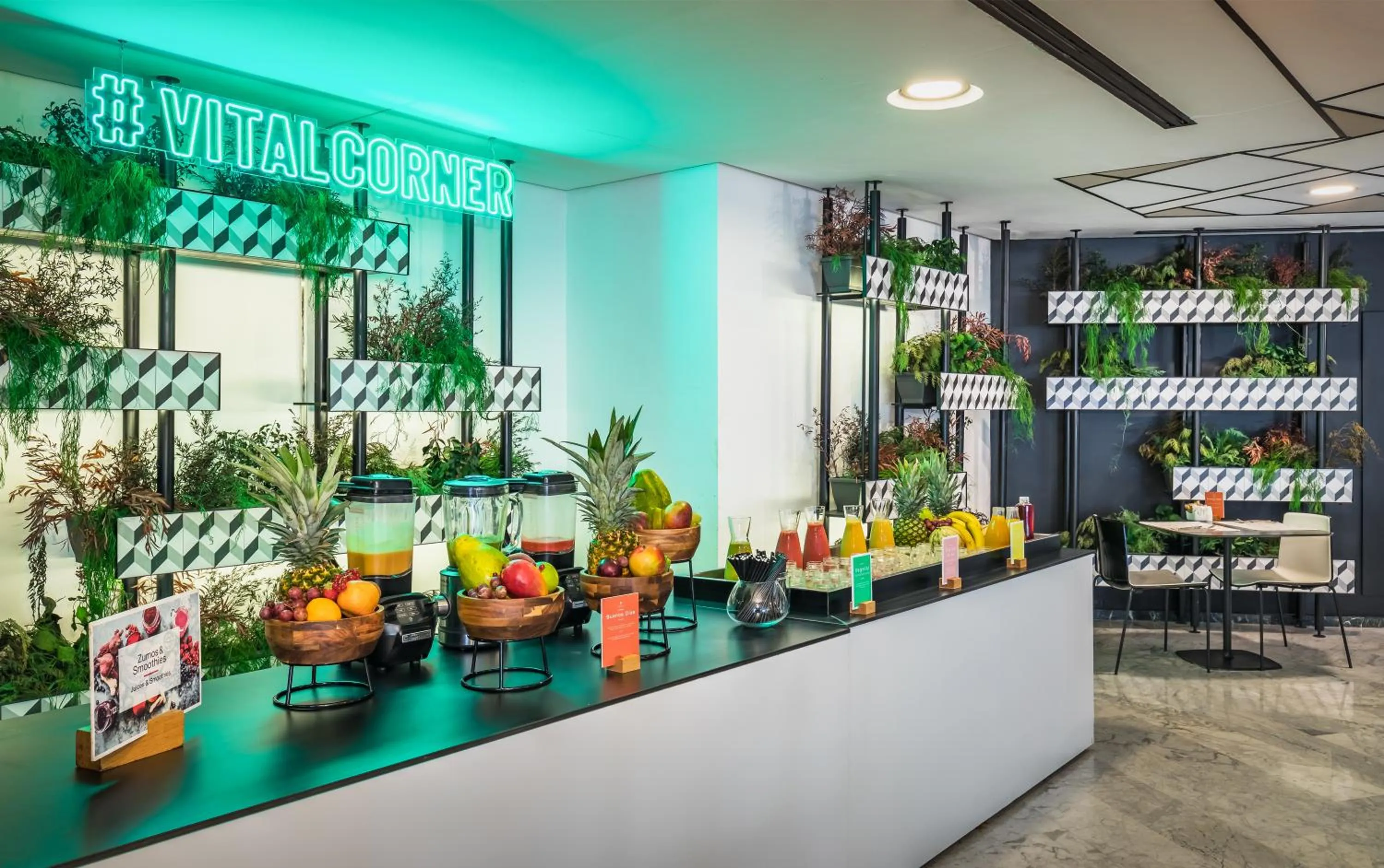 Restaurant/places to eat in Barceló Sevilla Renacimiento