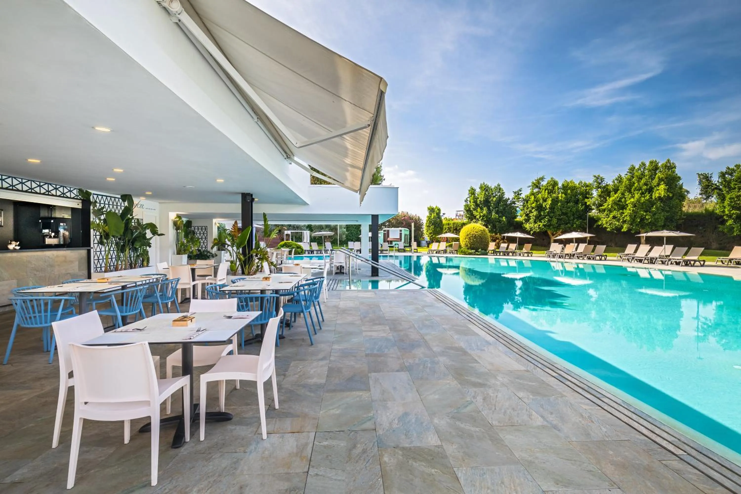 Swimming pool in Barceló Sevilla Renacimiento