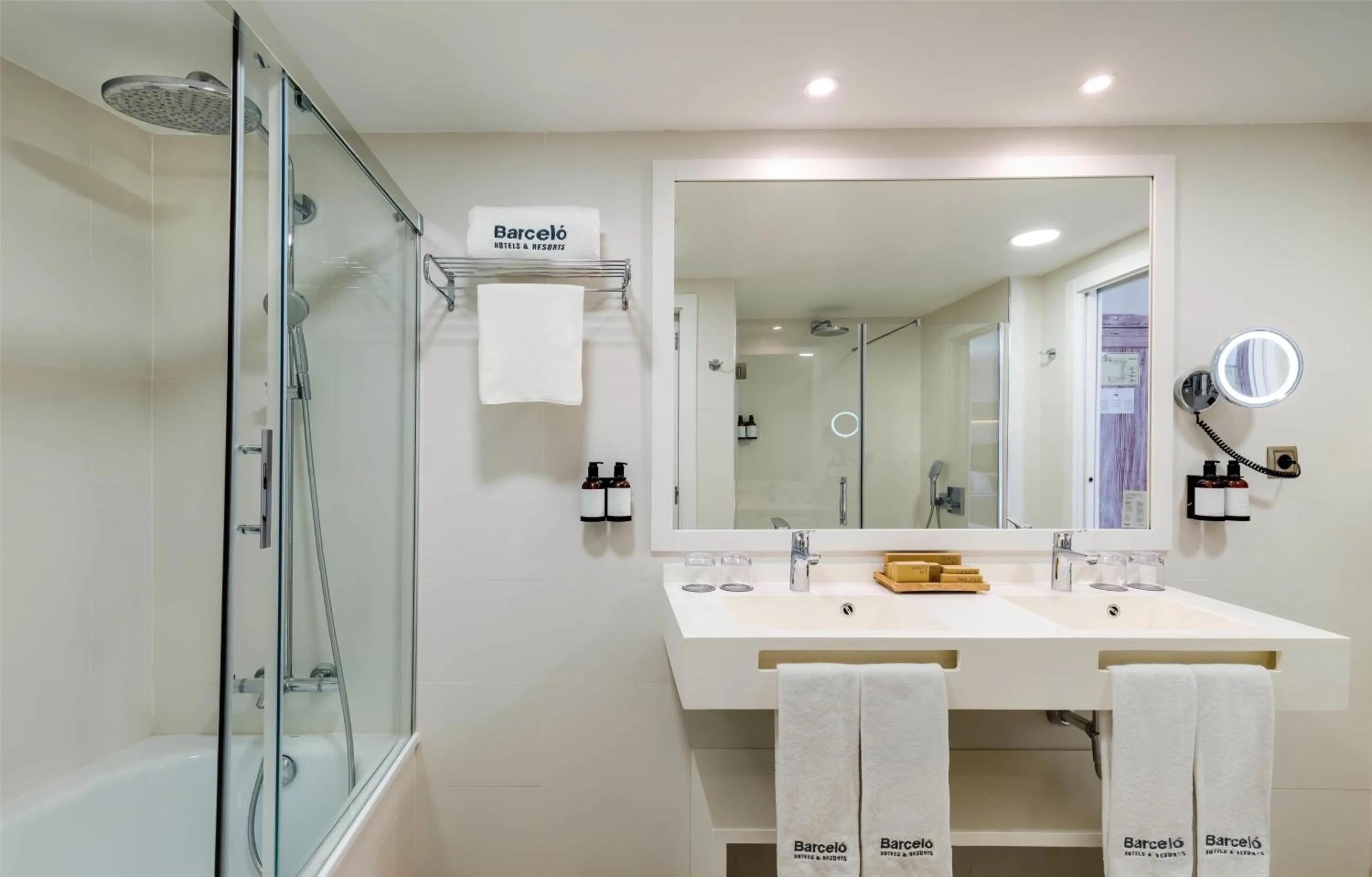 Bathroom in Barceló Isla Canela