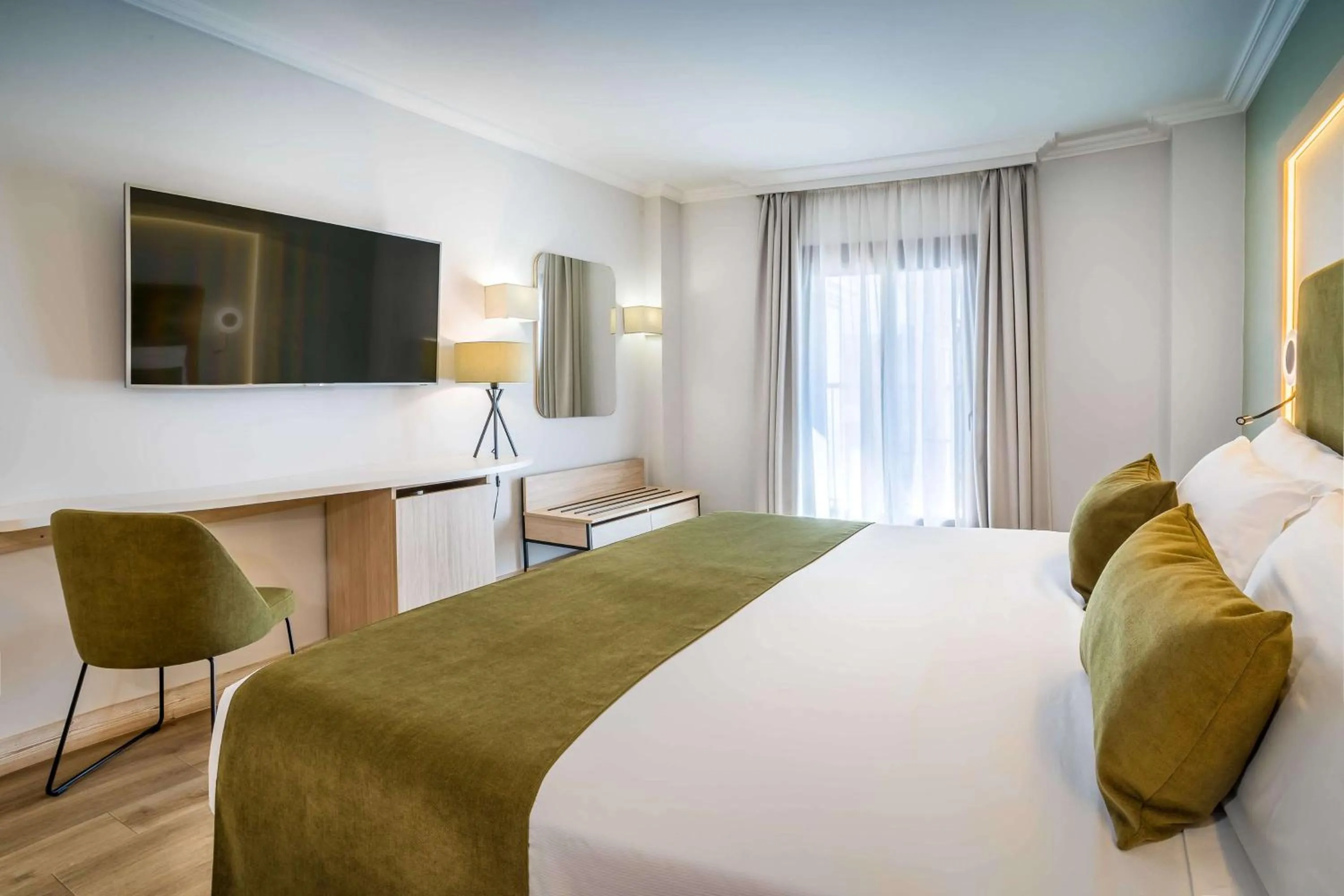 Deluxe Double Room with French Balcony in Barceló Isla Canela