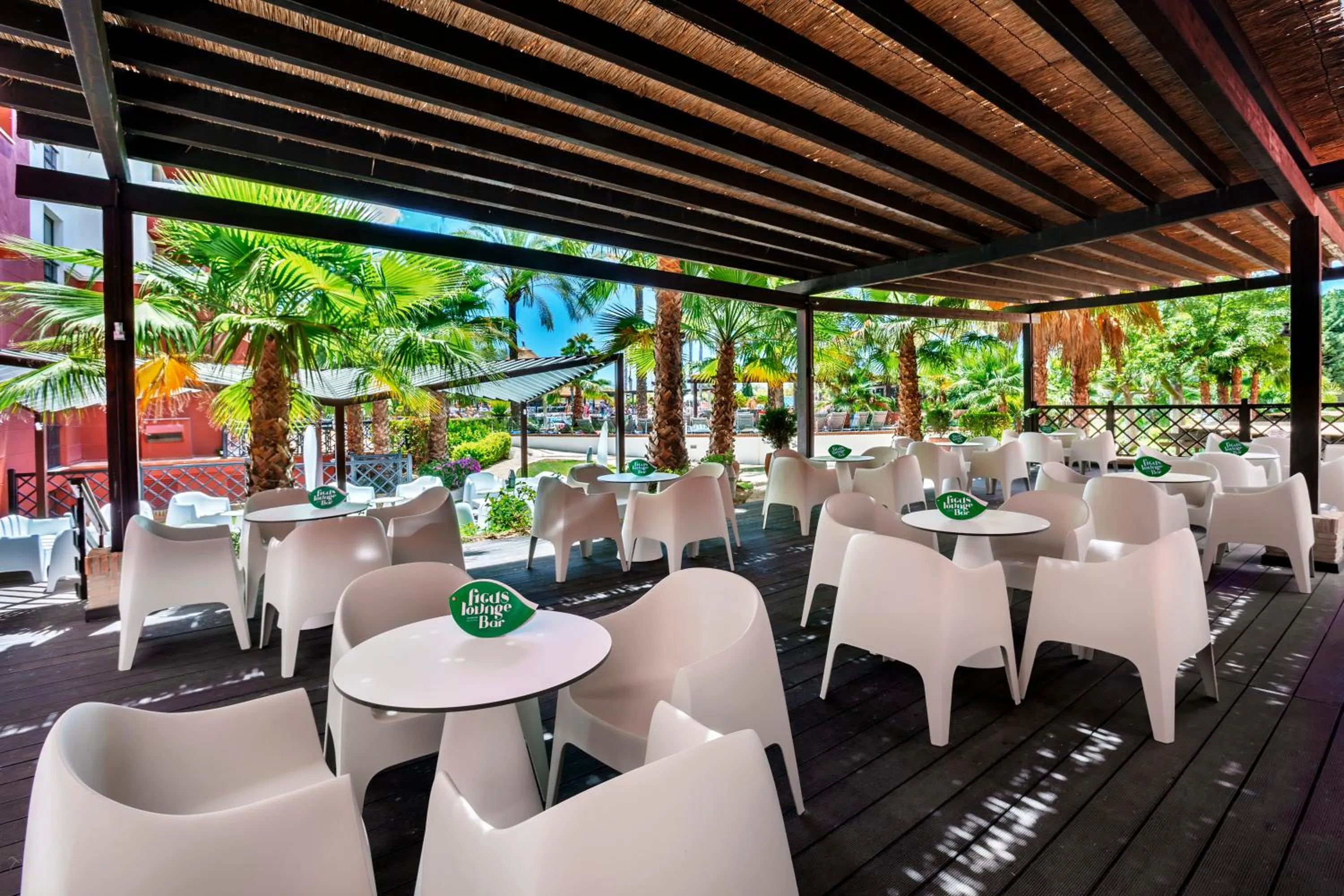 Area and facilities in Smy Isla Cristina