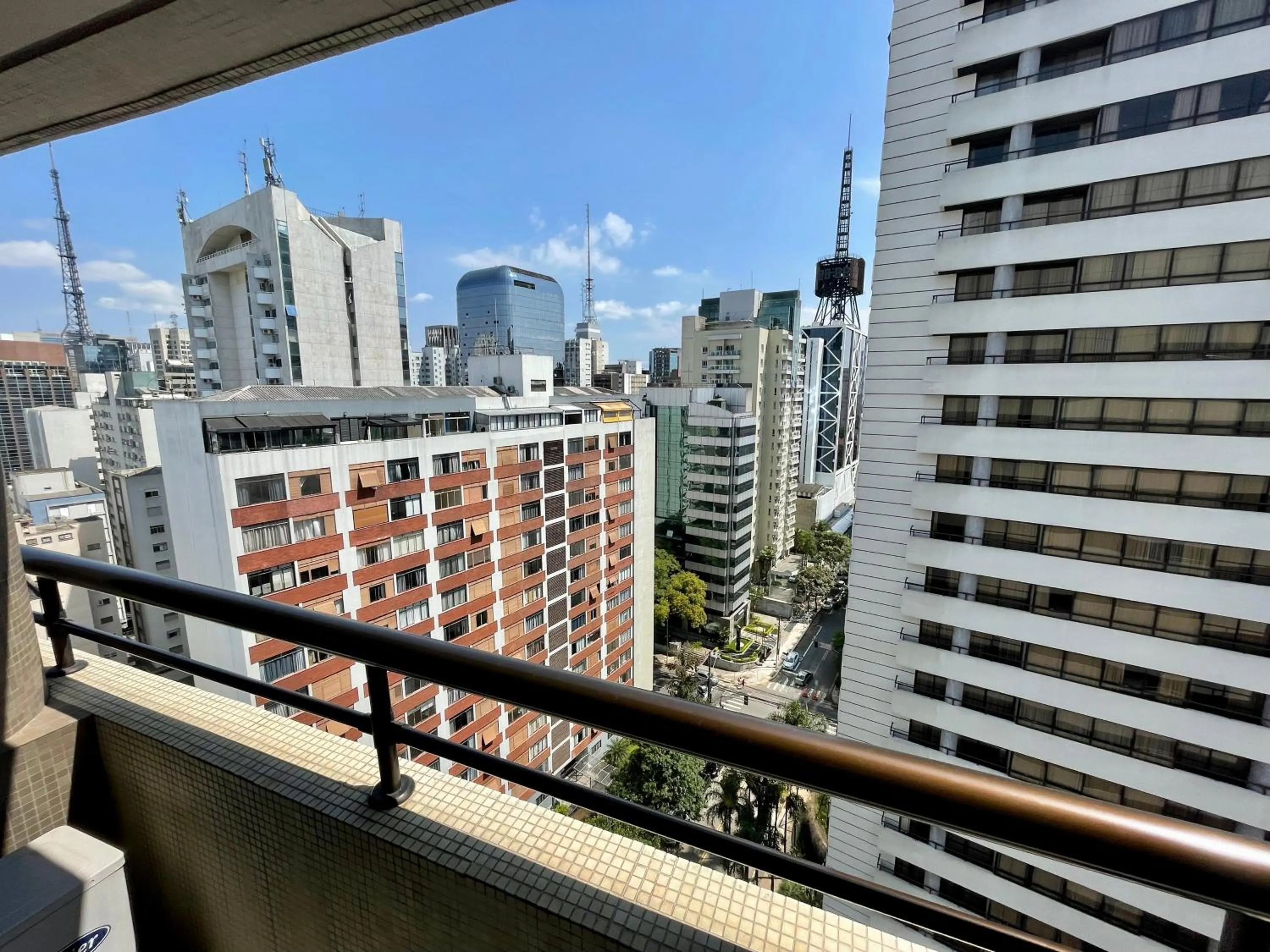 Apartment with Balcony in Três de Julho Flats - Paulista