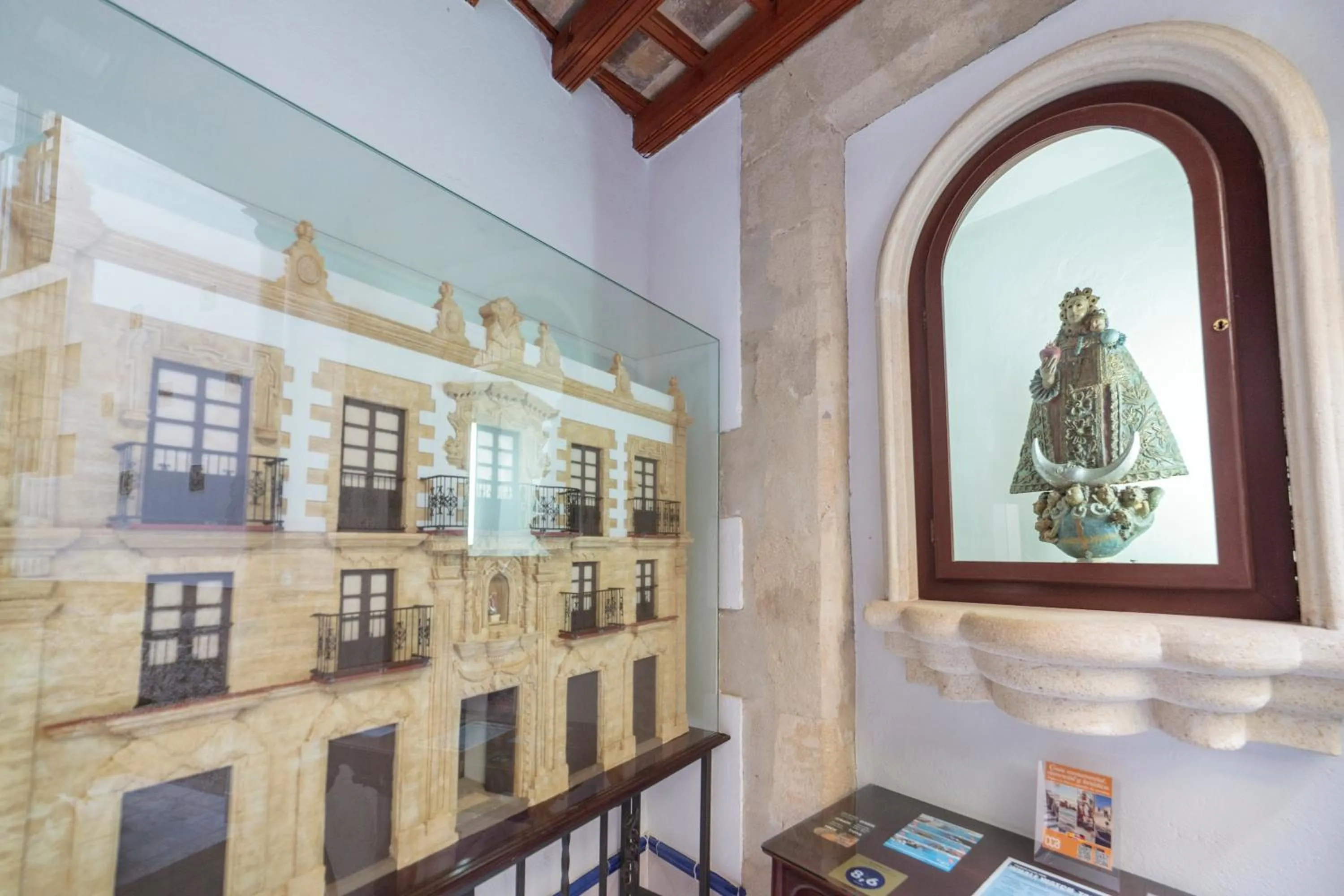 Casa Palacio de los Leones