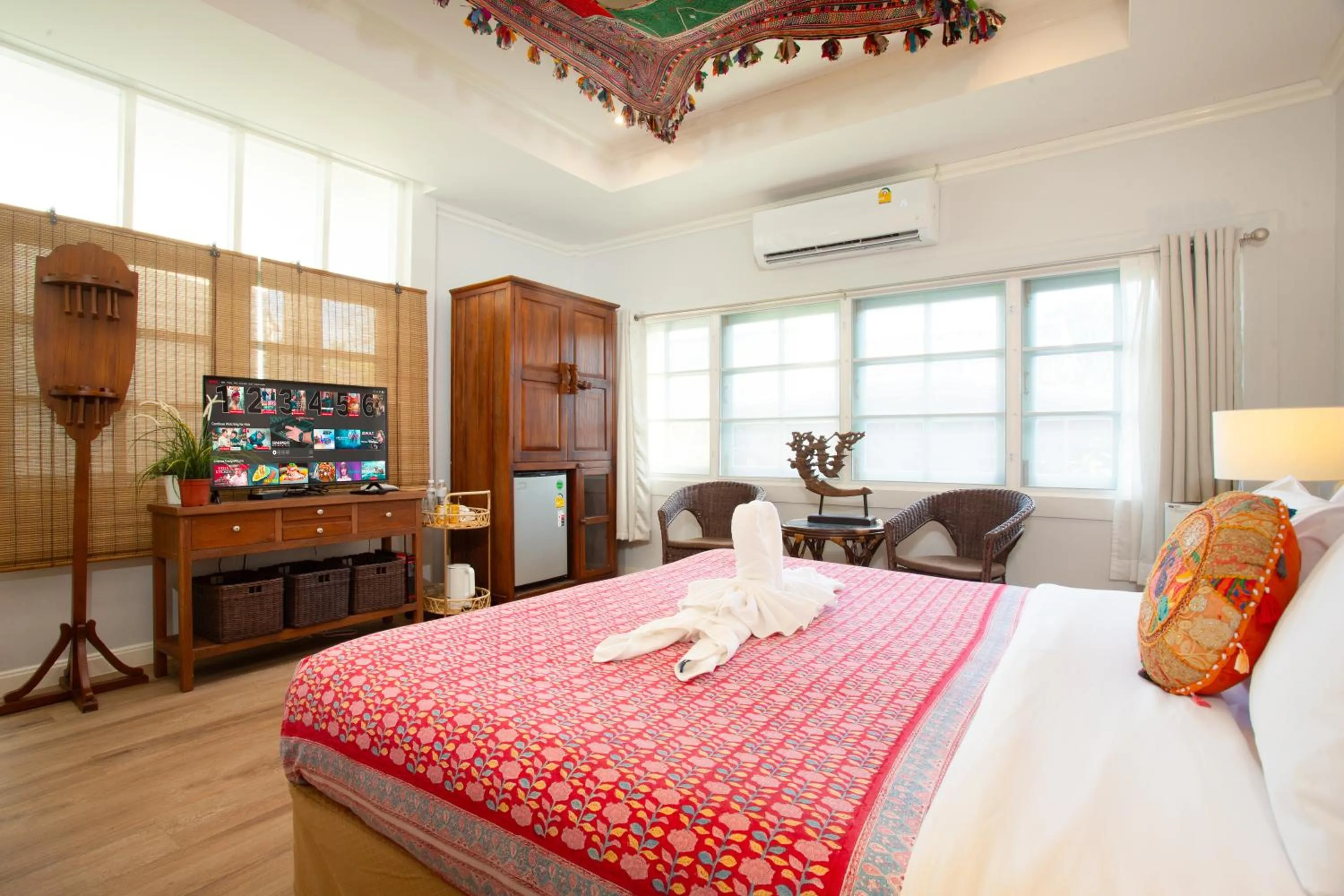 Photo of the whole room, Bed in Pran At Kumuang Boutique House