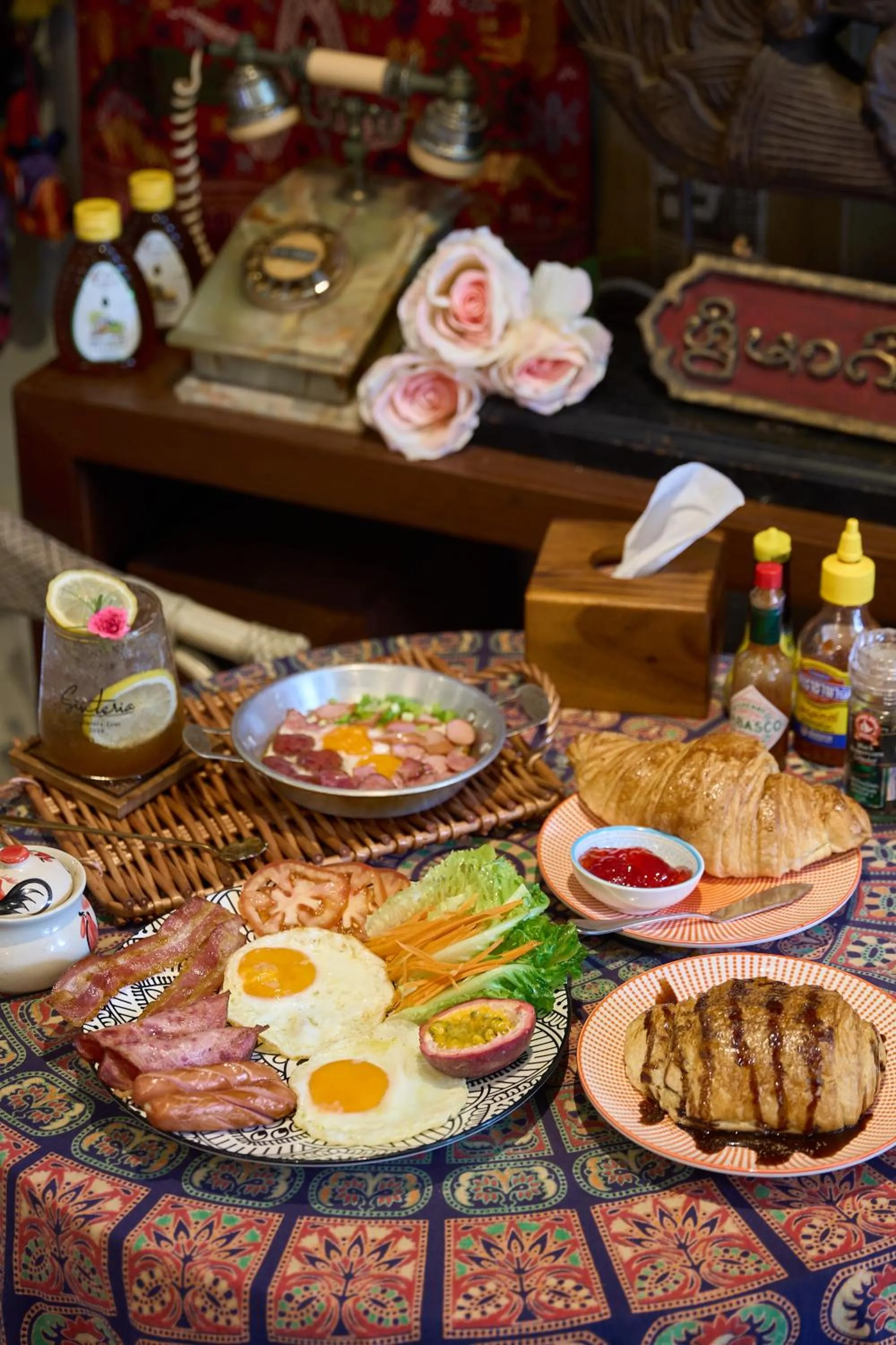 Restaurant/places to eat in Pran At Kumuang Boutique House