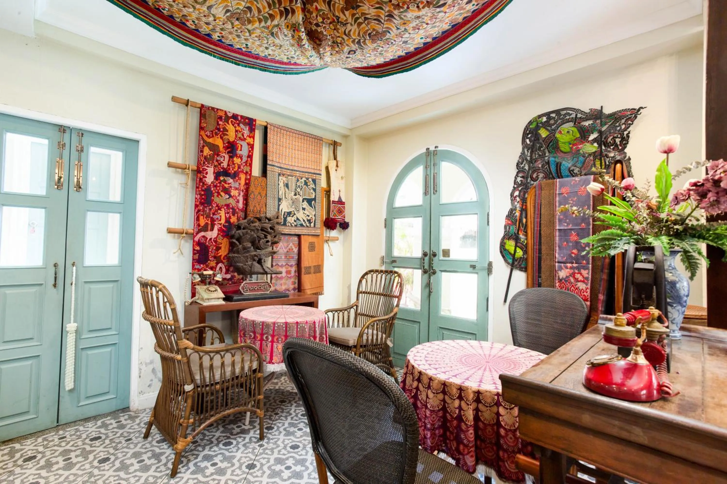 Living room in Pran At Kumuang Boutique House