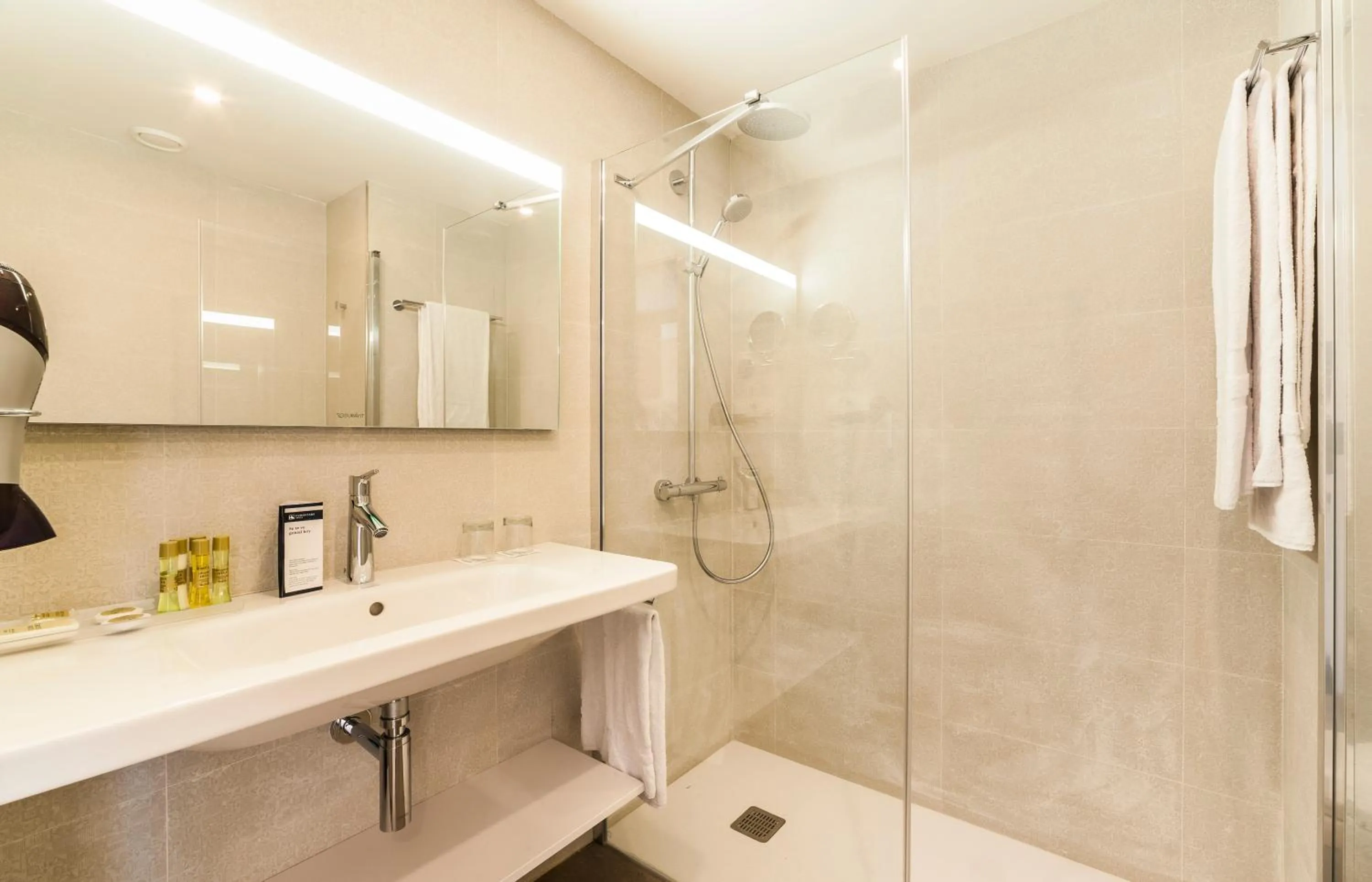 Shower in Eurostars Marivent