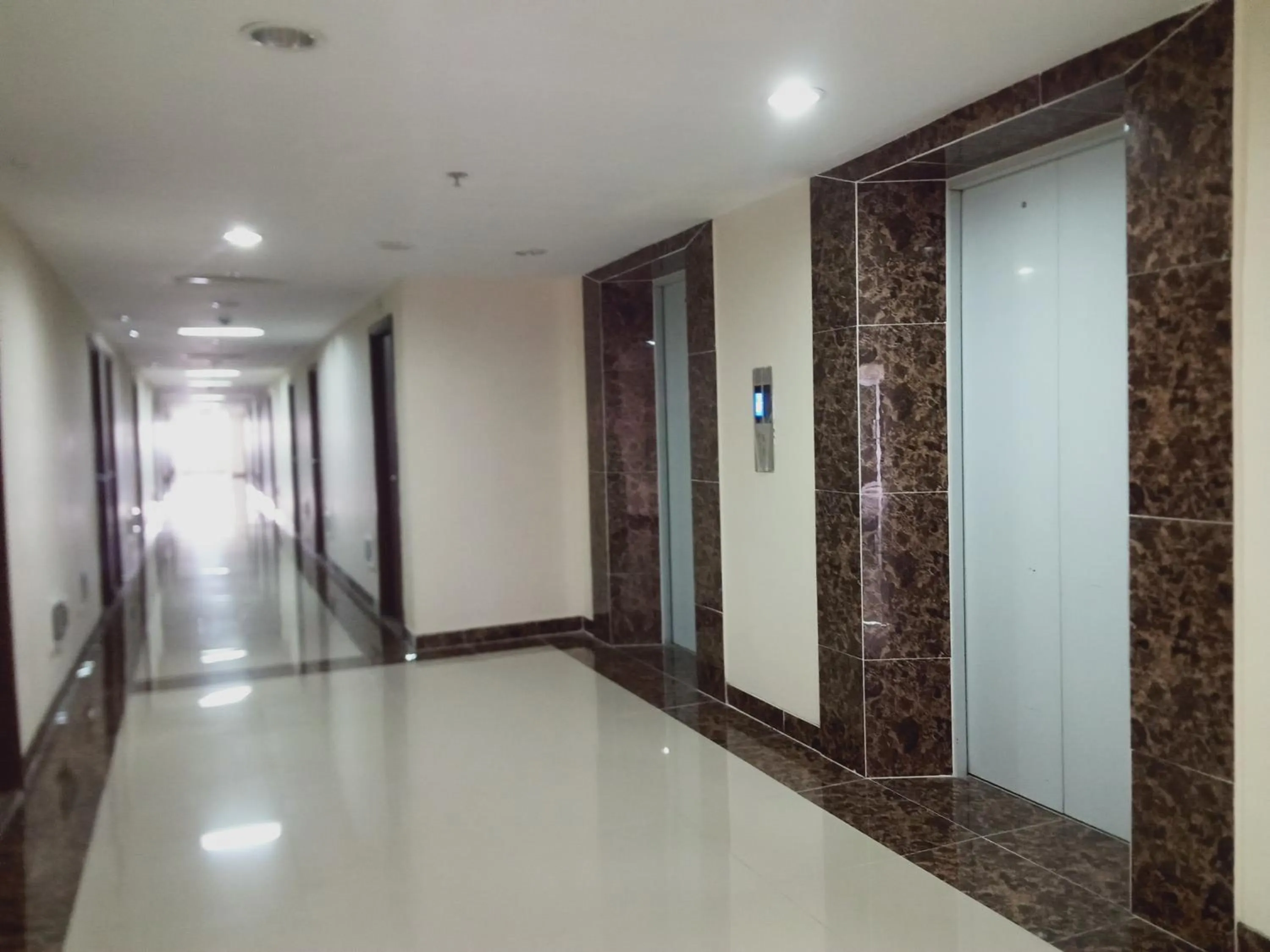 Property building in De Green Inn Serua